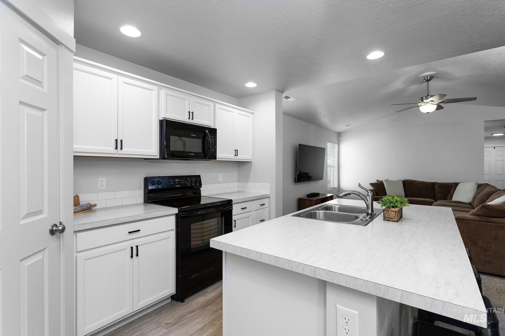 12771 Carkhill Property Photo 6