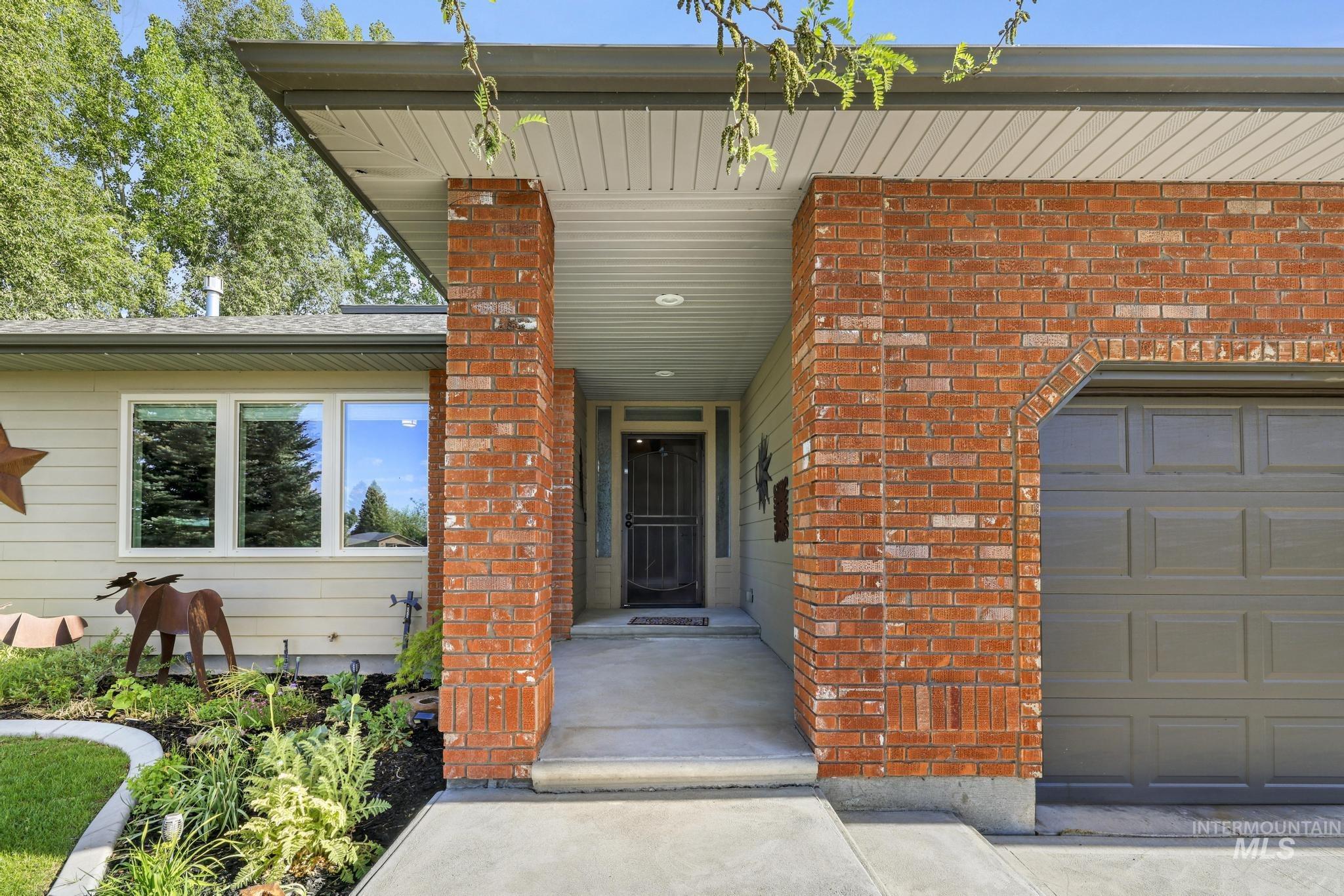 100 Olympic Rd Property Photo 2