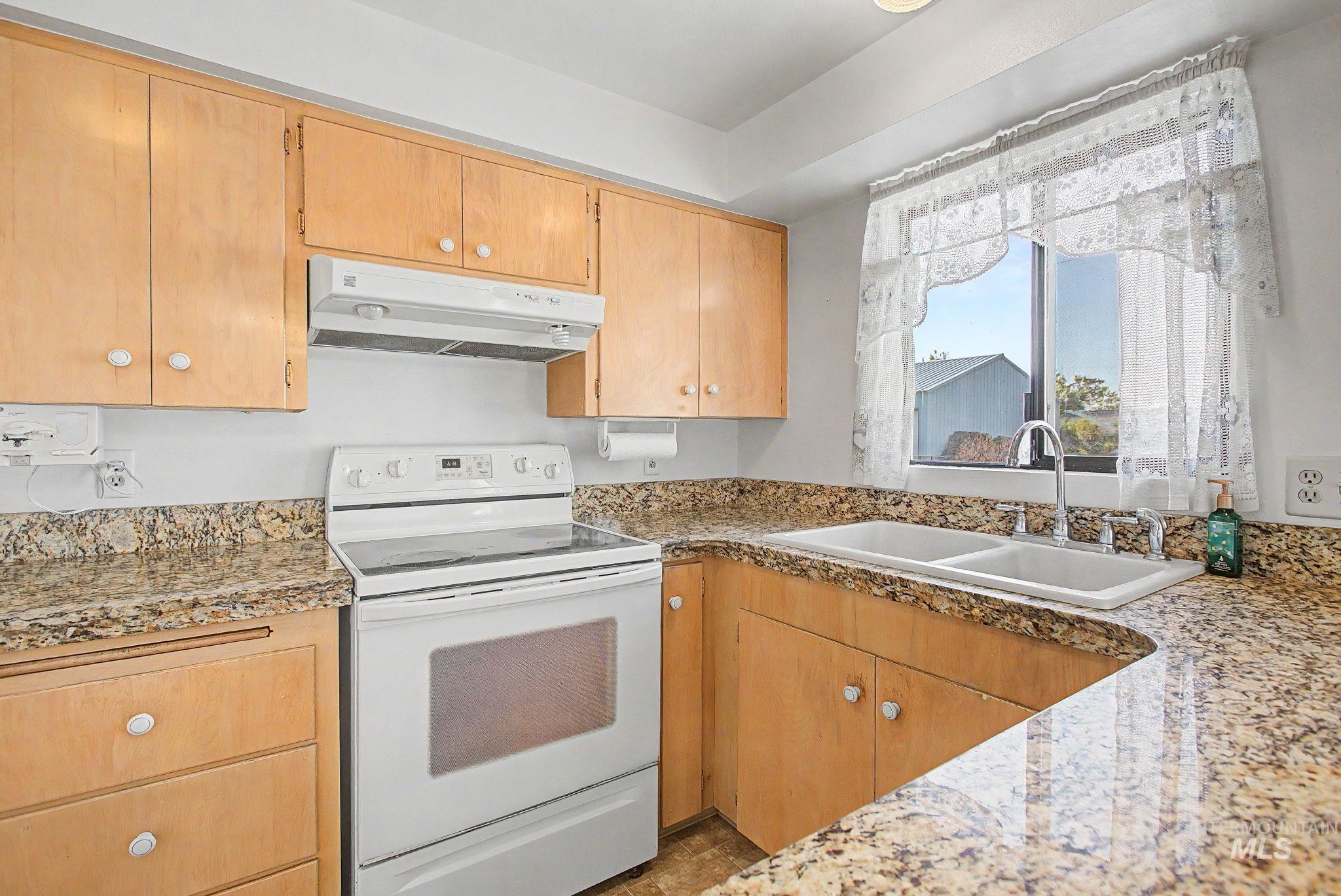 1119 Alder Dr Property Photo 12