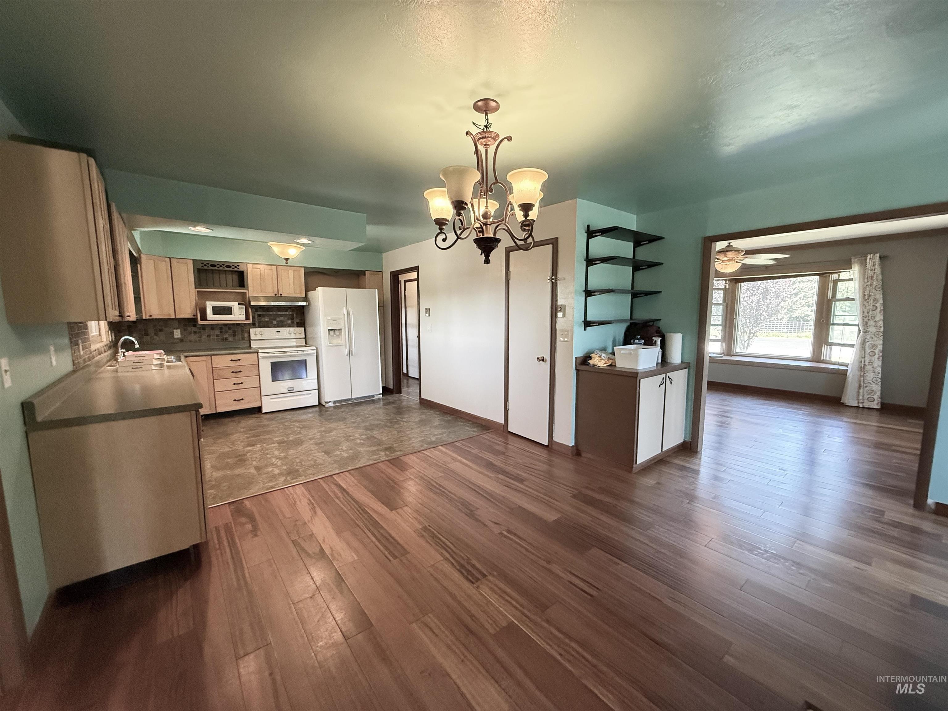 1617 9th Ave E Property Photo 9