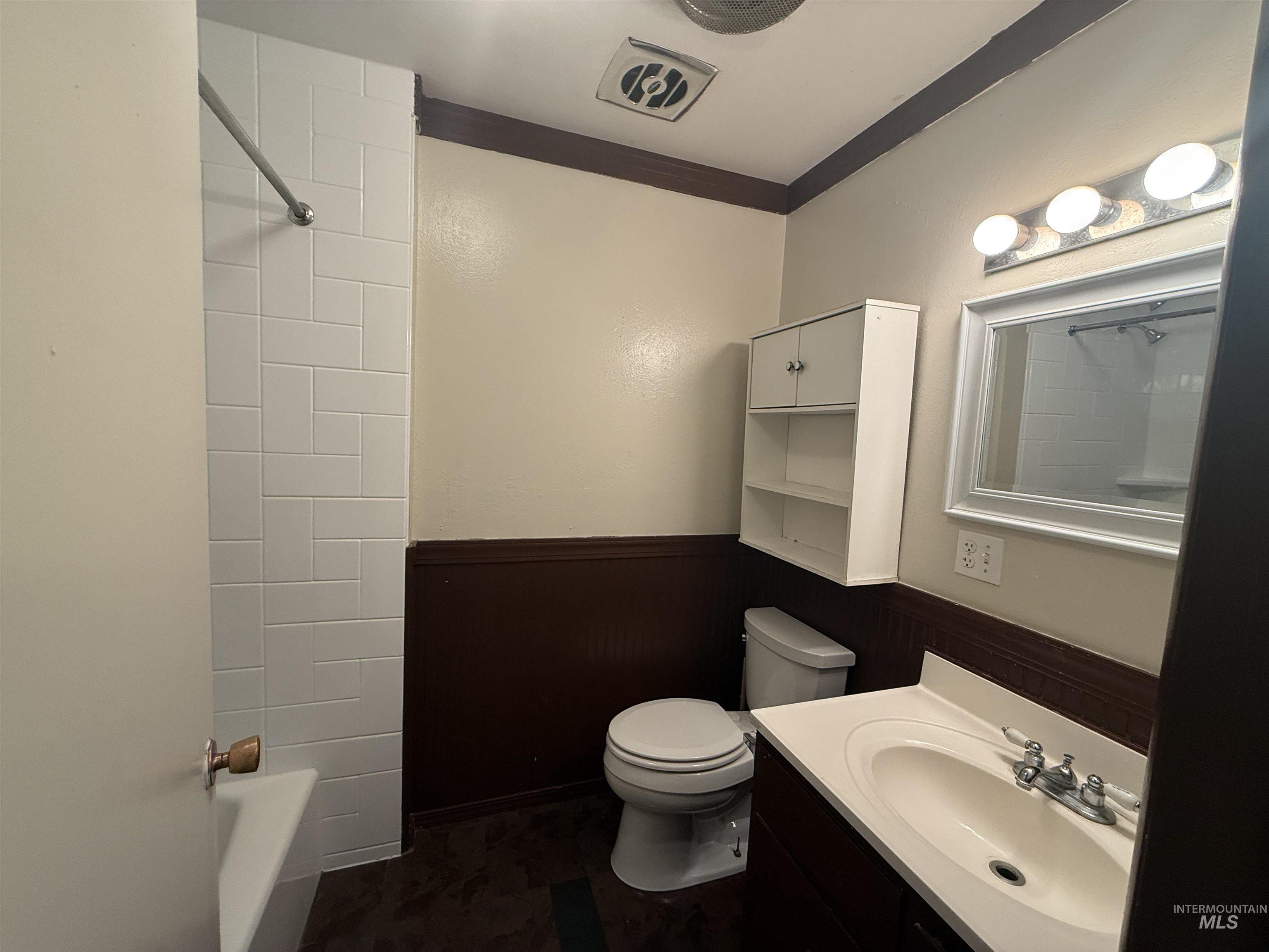1617 9th Ave E Property Photo 15
