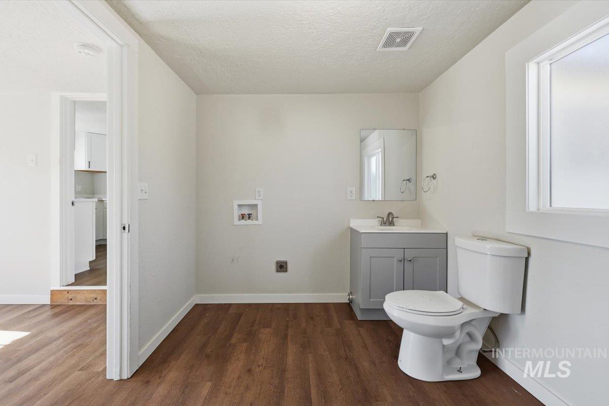 956 Se Hamilton Rd Property Photo 20