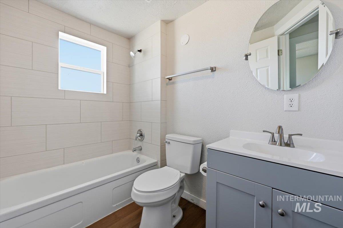 956 Se Hamilton Rd Property Photo 26