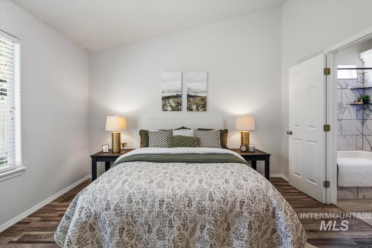 802 N Echohawk Way Property Photo 5