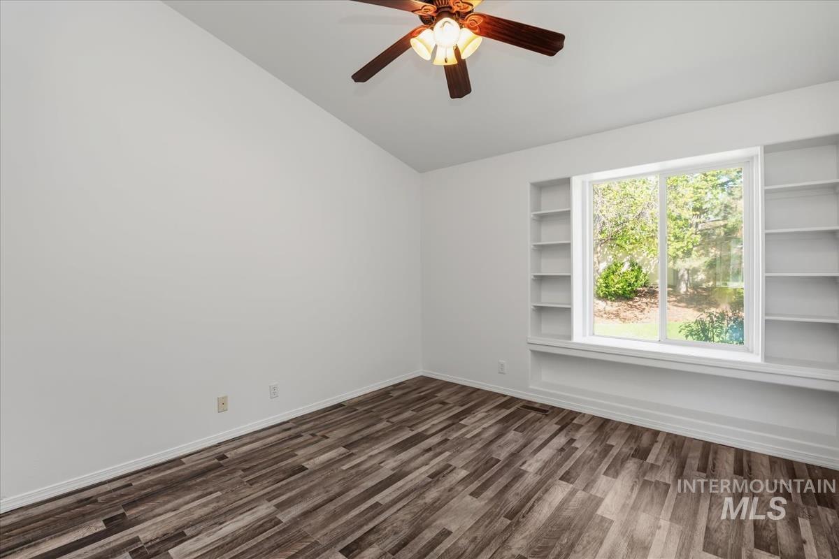 802 N Echohawk Way Property Photo 26