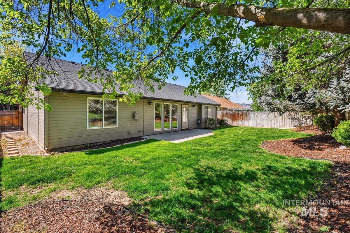 802 N Echohawk Way Property Photo 30