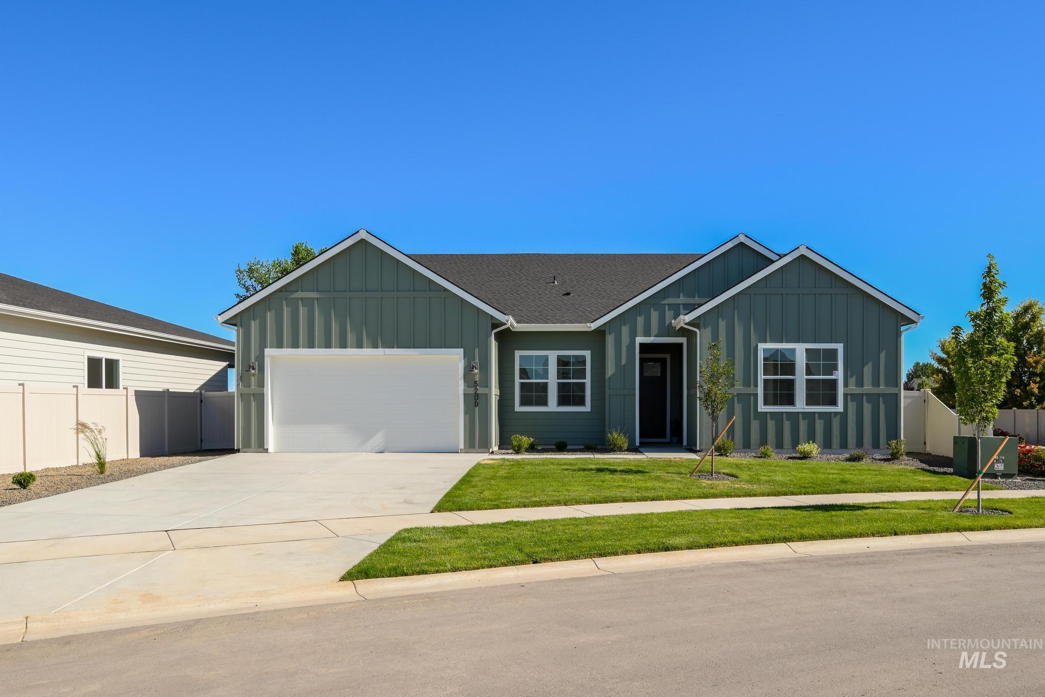 5200 W River Oaks Dr Property Photo 1