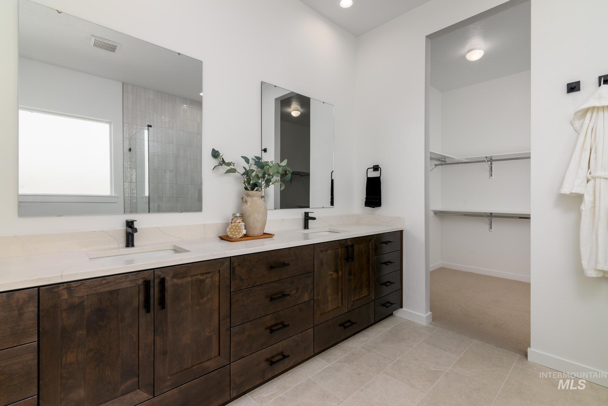 4931 W River Oaks Dr Property Photo 10