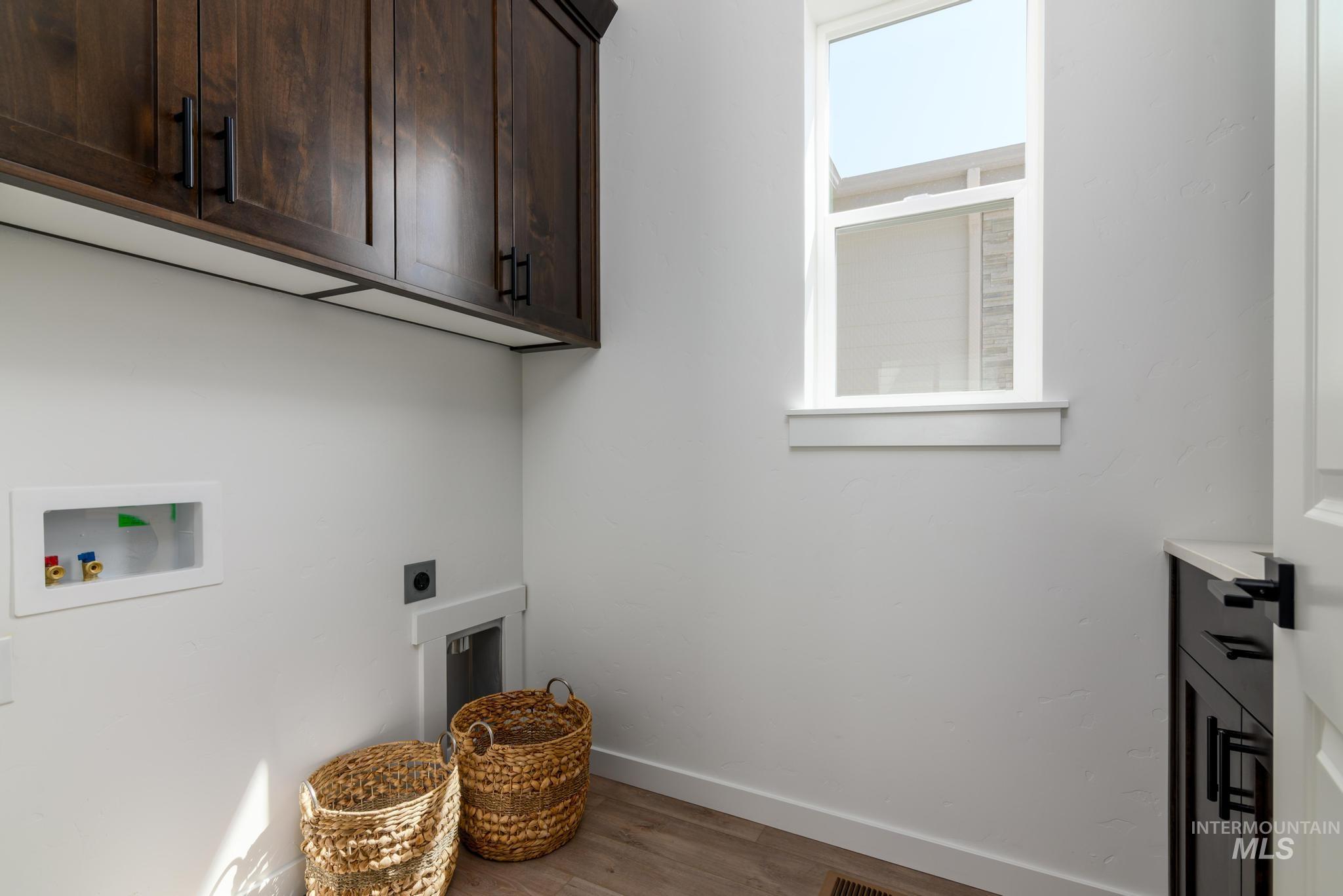 4931 W River Oaks Dr Property Photo 12