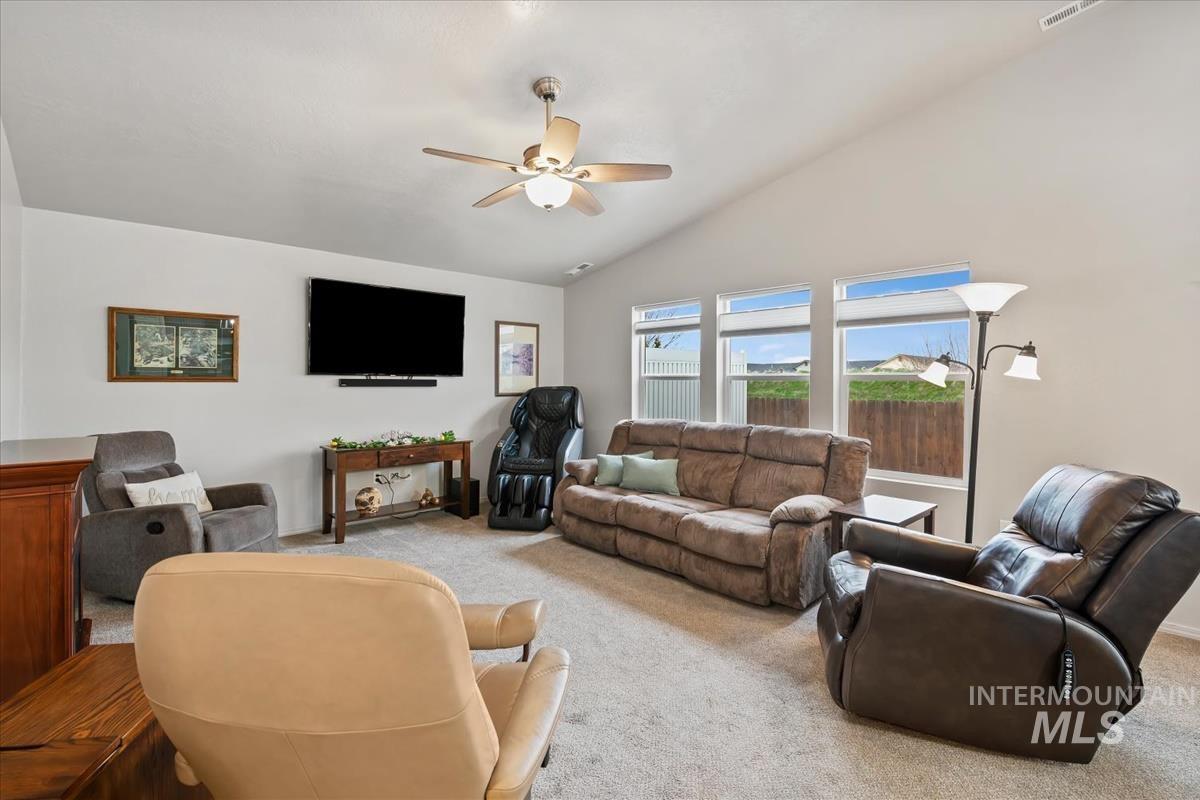 16586 Corrine Ave. Property Photo 13