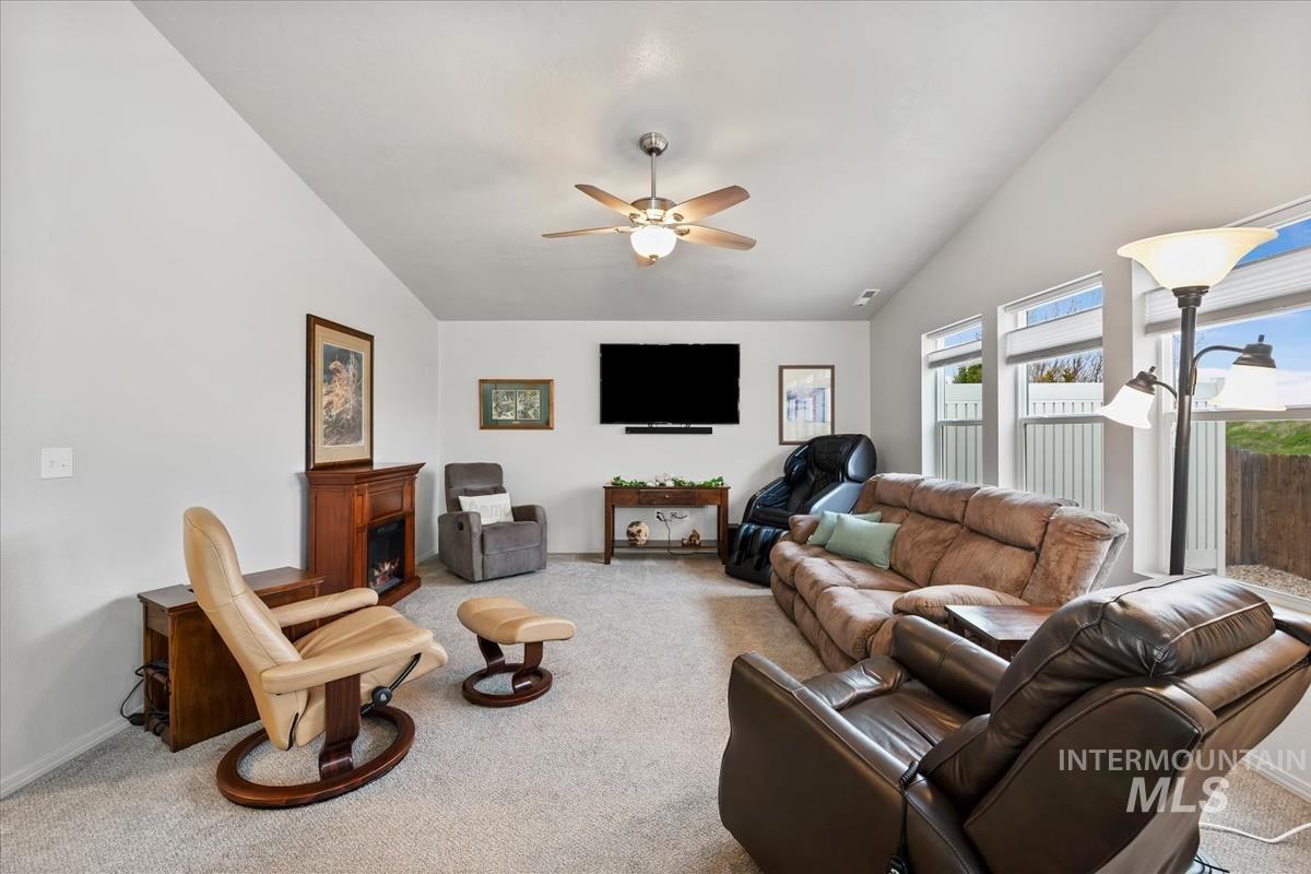 16586 Corrine Ave. Property Photo 14