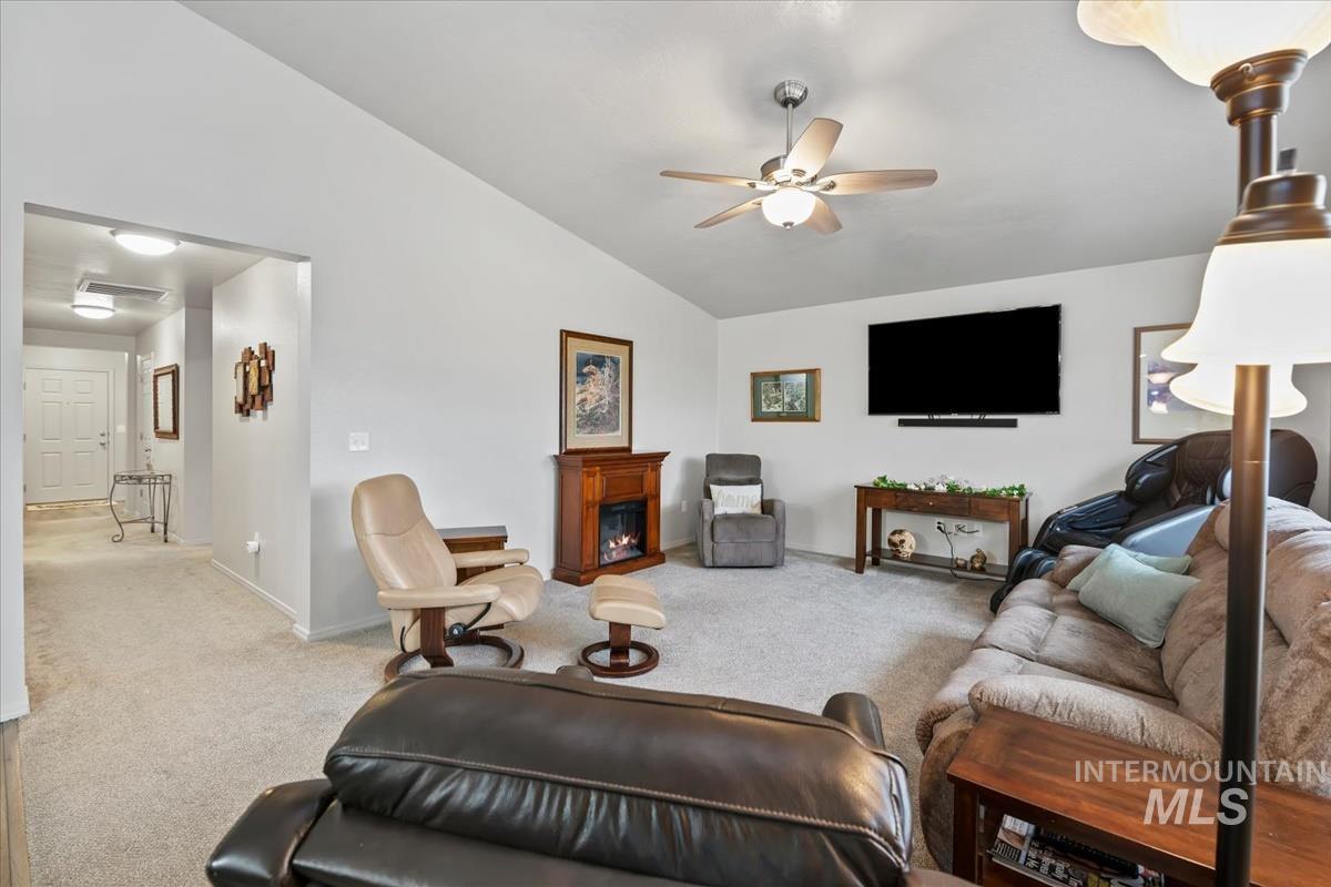 16586 Corrine Ave. Property Photo 15