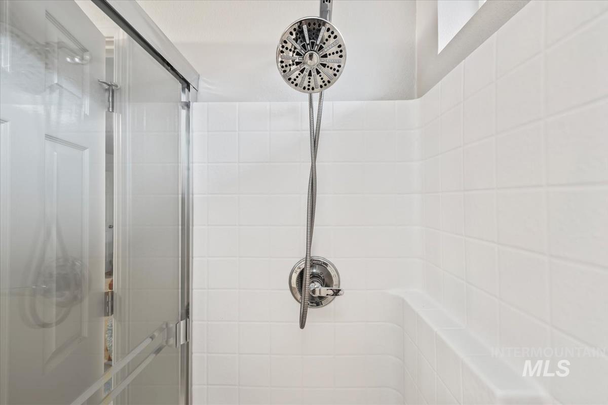 16586 Corrine Ave. Property Photo 26