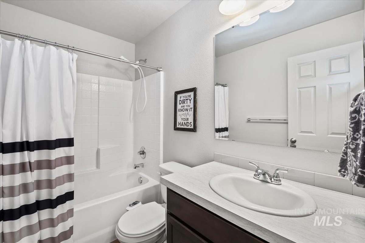 16586 Corrine Ave. Property Photo 29