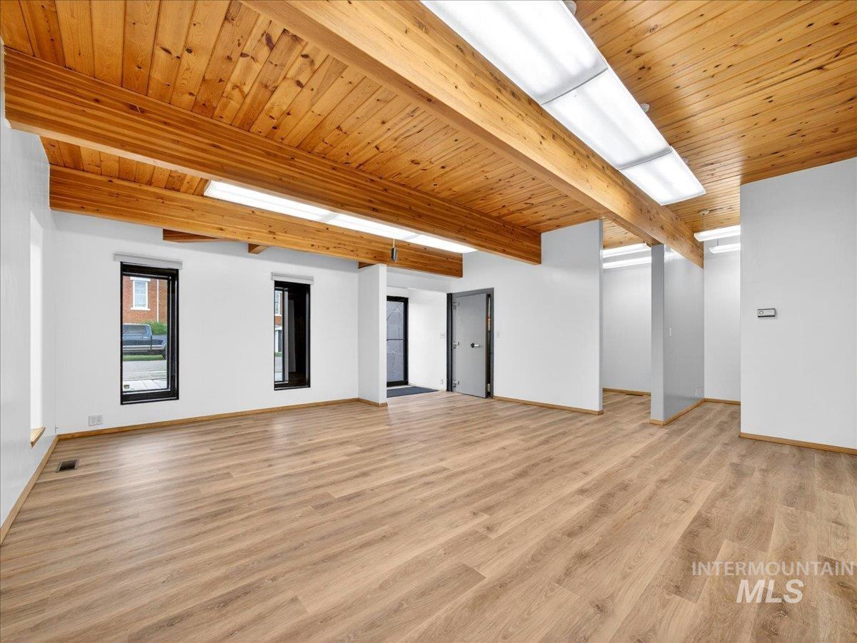 111 S Hayes Street Property Photo 10