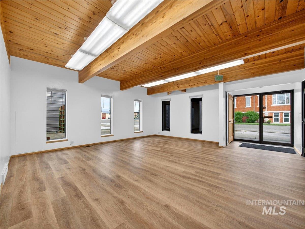 111 S Hayes Street Property Photo 15