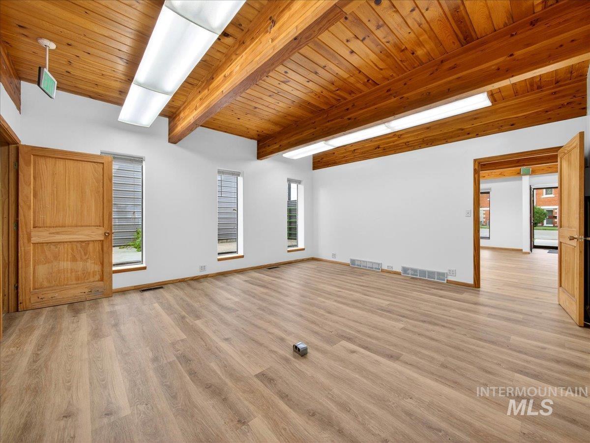 111 S Hayes Street Property Photo 19