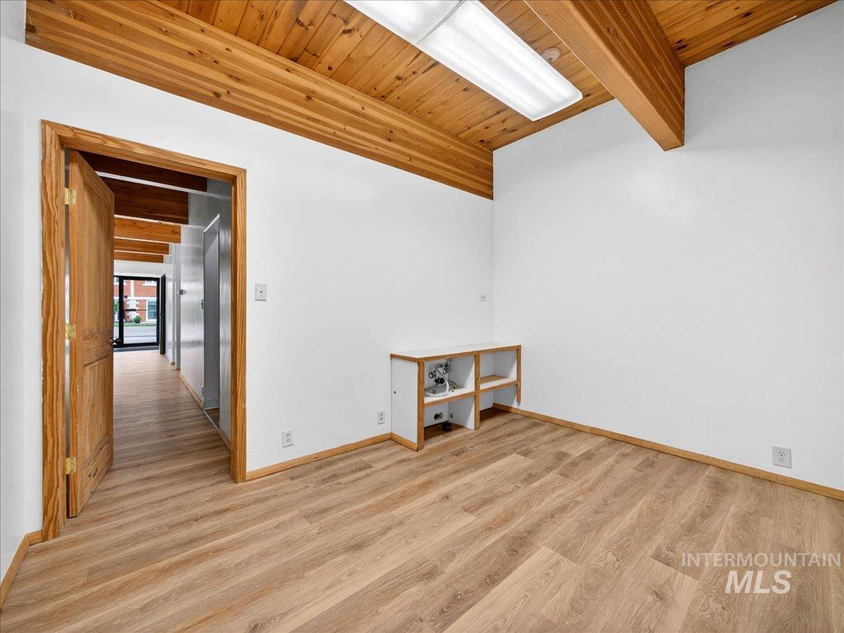 111 S Hayes Street Property Photo 23