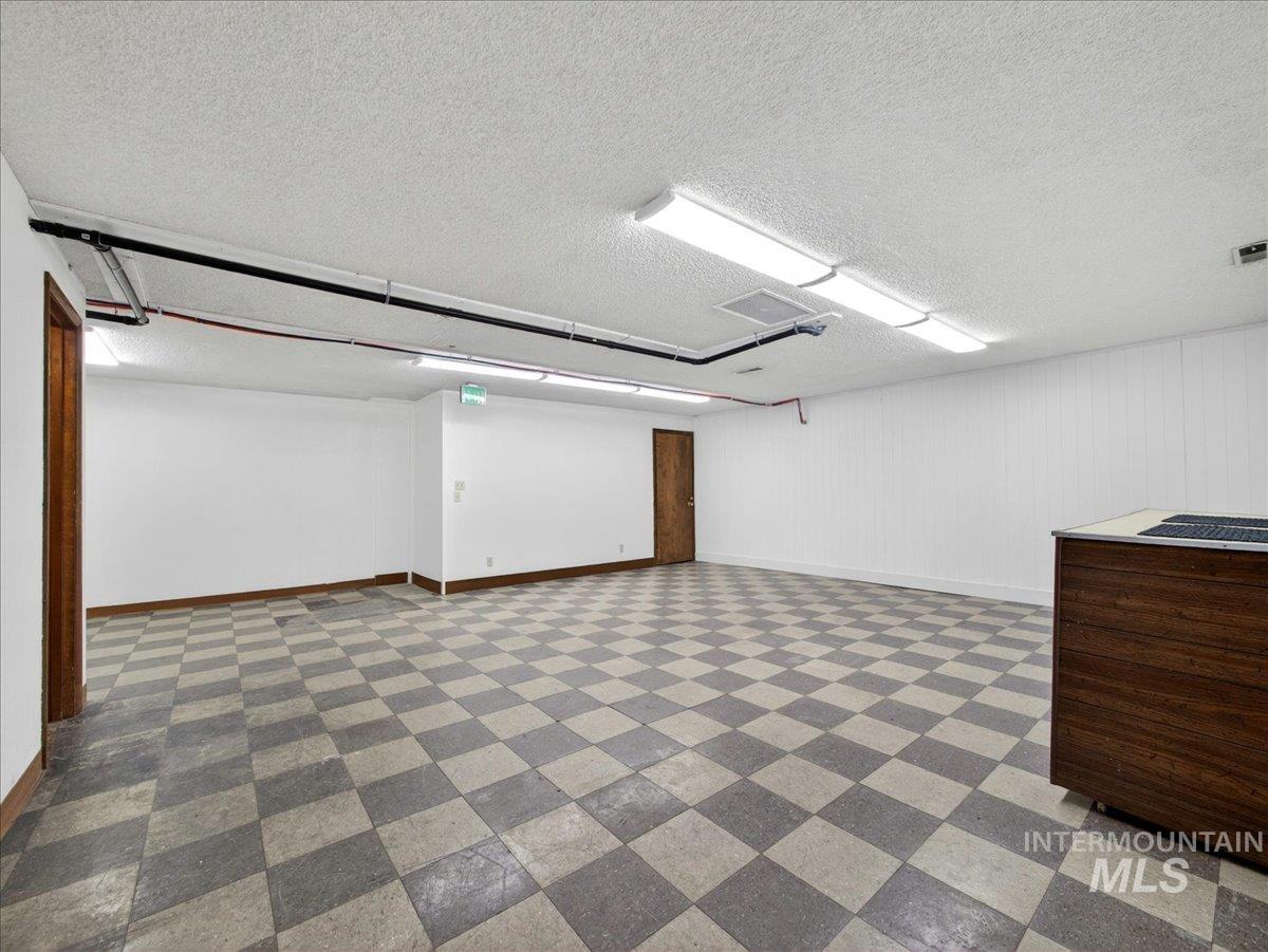 111 S Hayes Street Property Photo 32