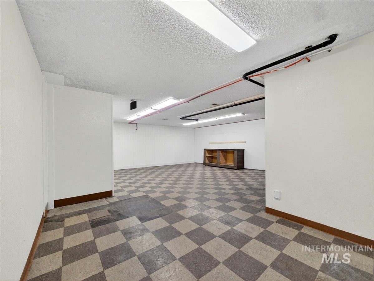 111 S Hayes Street Property Photo 33
