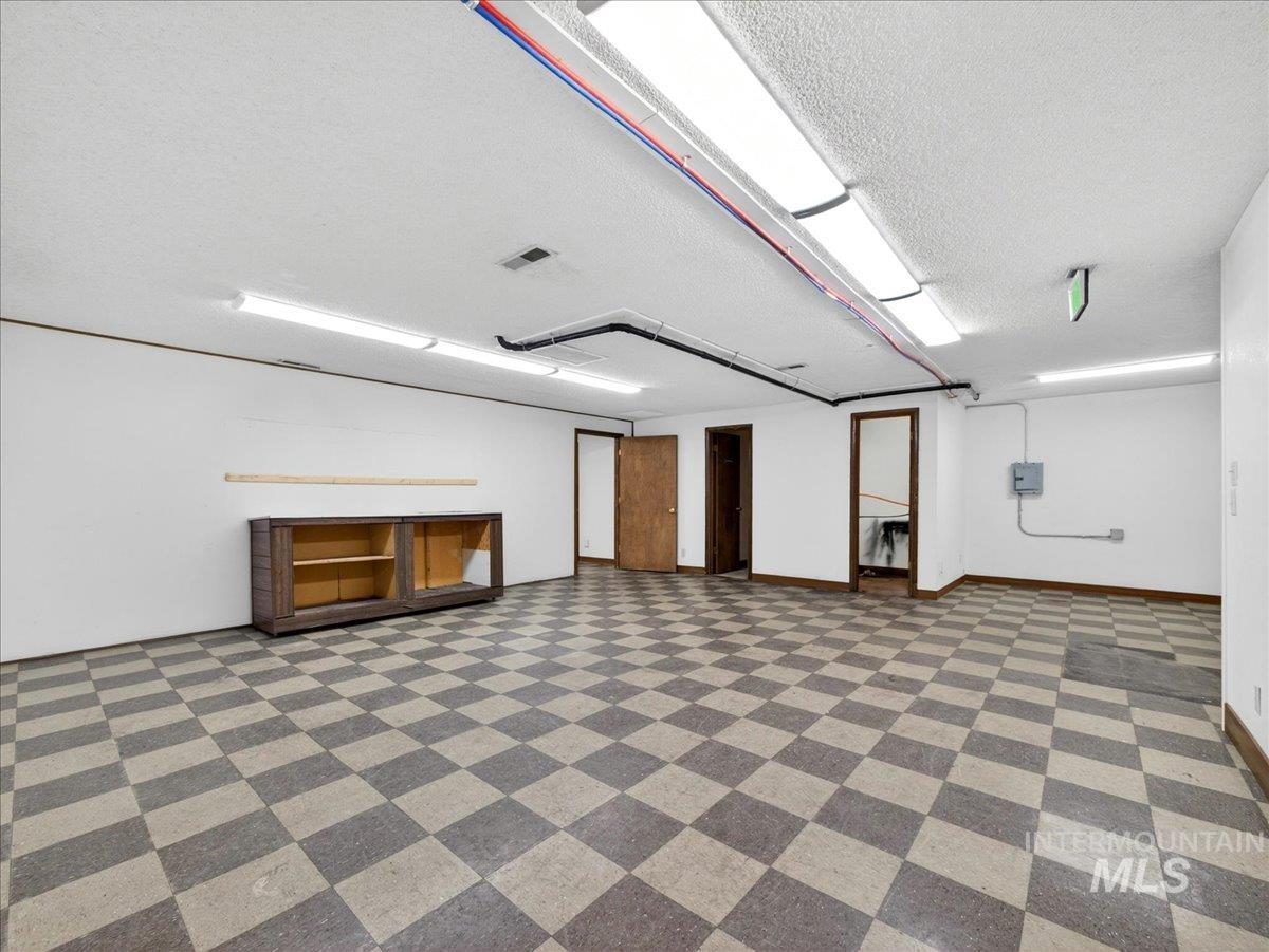 111 S Hayes Street Property Photo 34