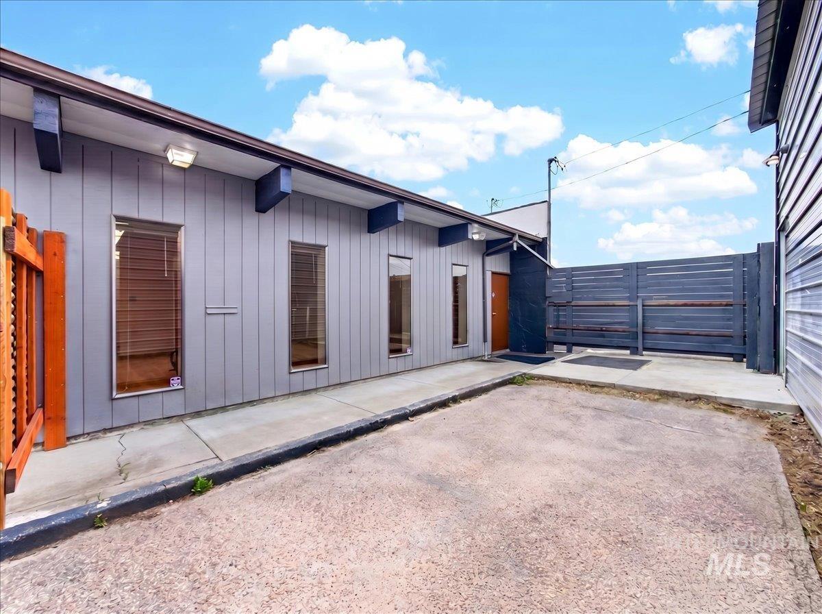 111 S Hayes Street Property Photo 37