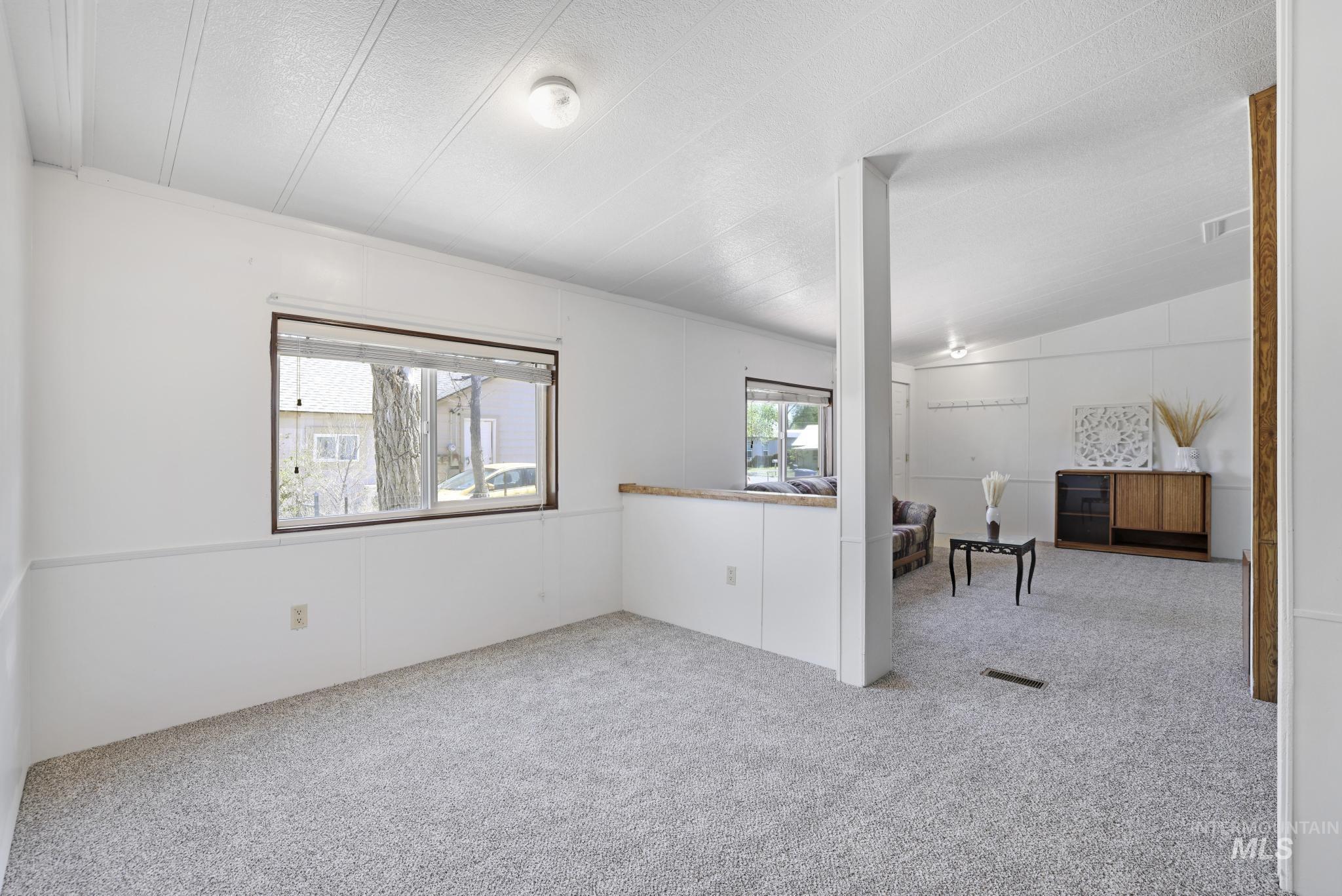 1042 2nd Ave. W Property Photo 14