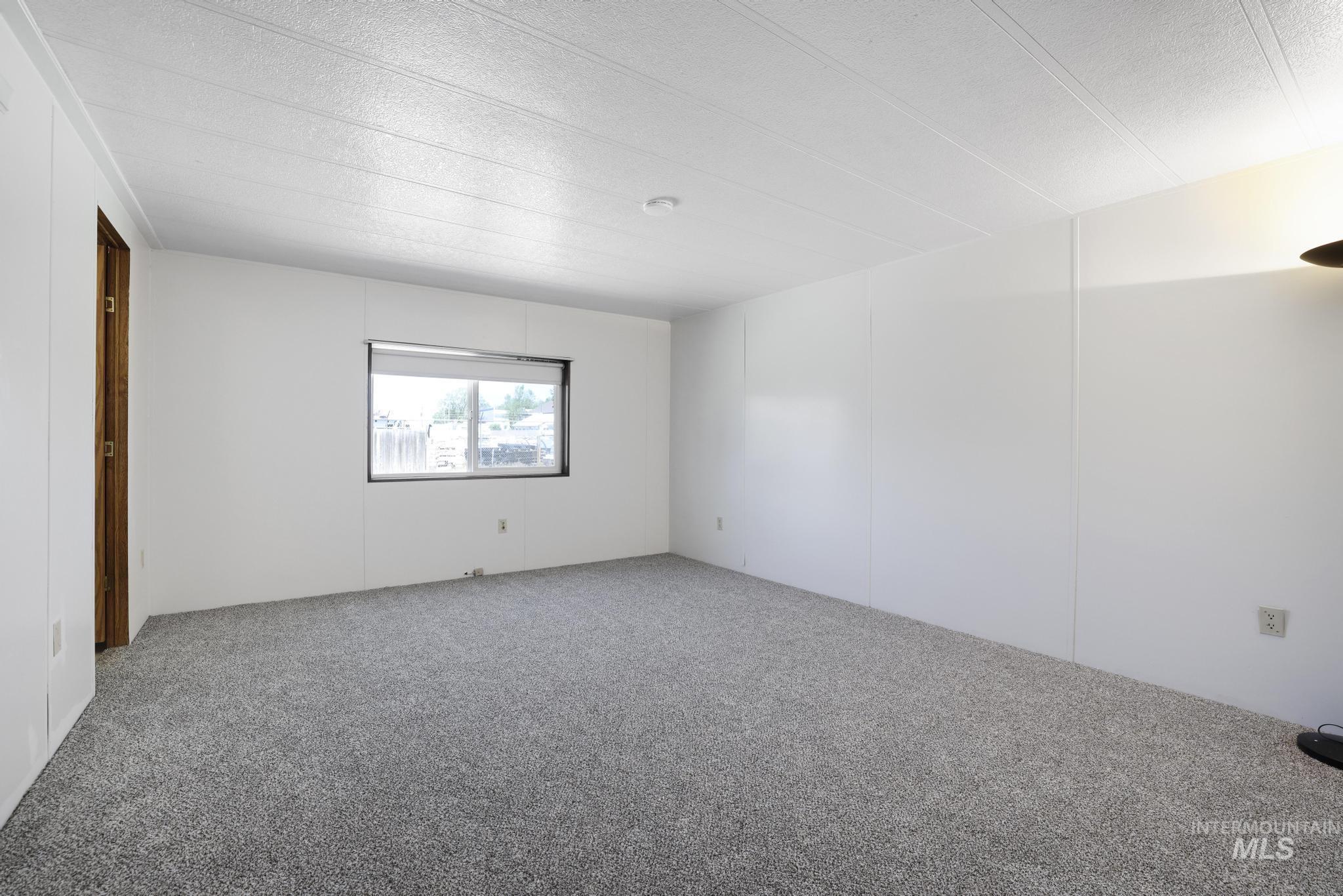 1042 2nd Ave. W Property Photo 16