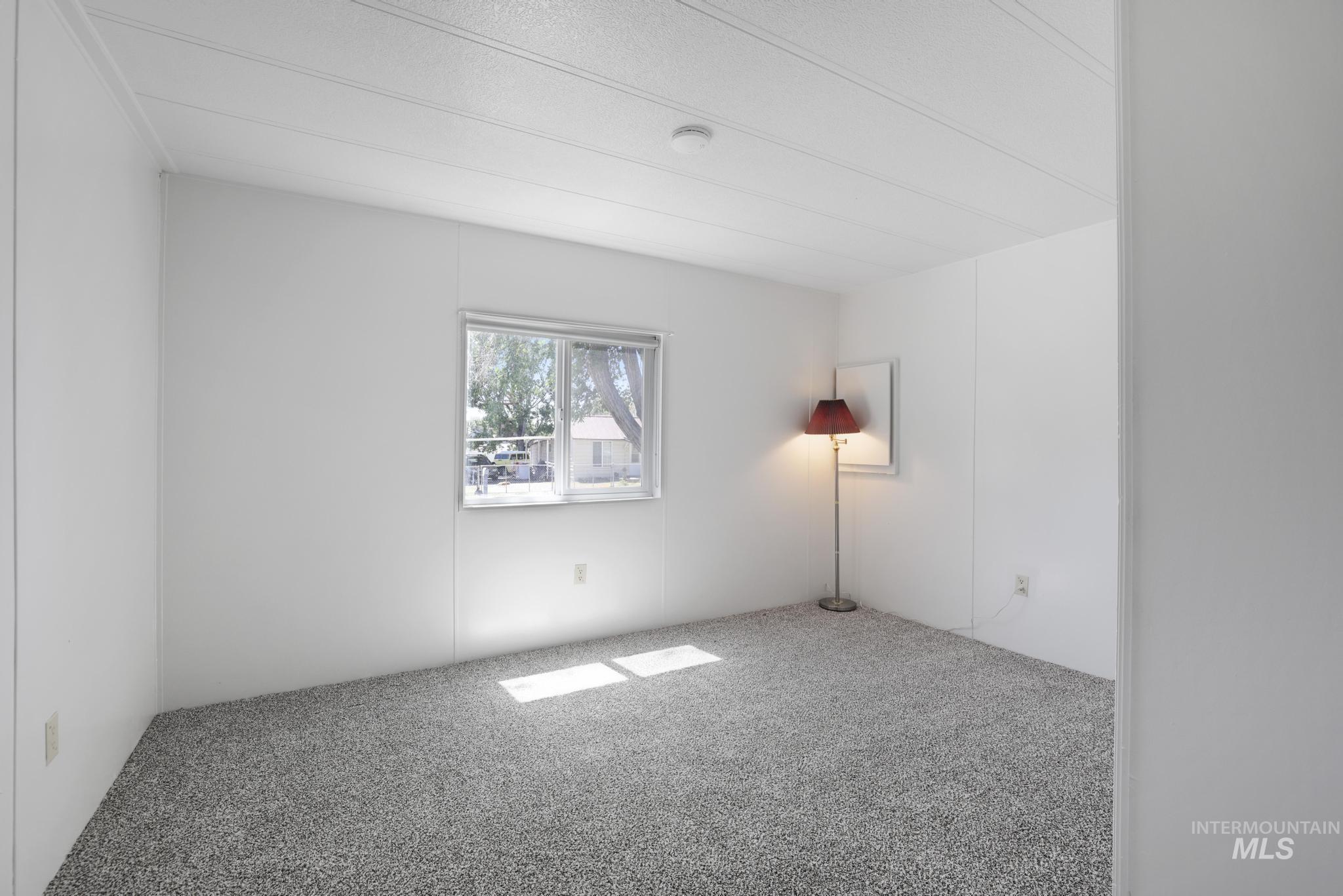 1042 2nd Ave. W Property Photo 20