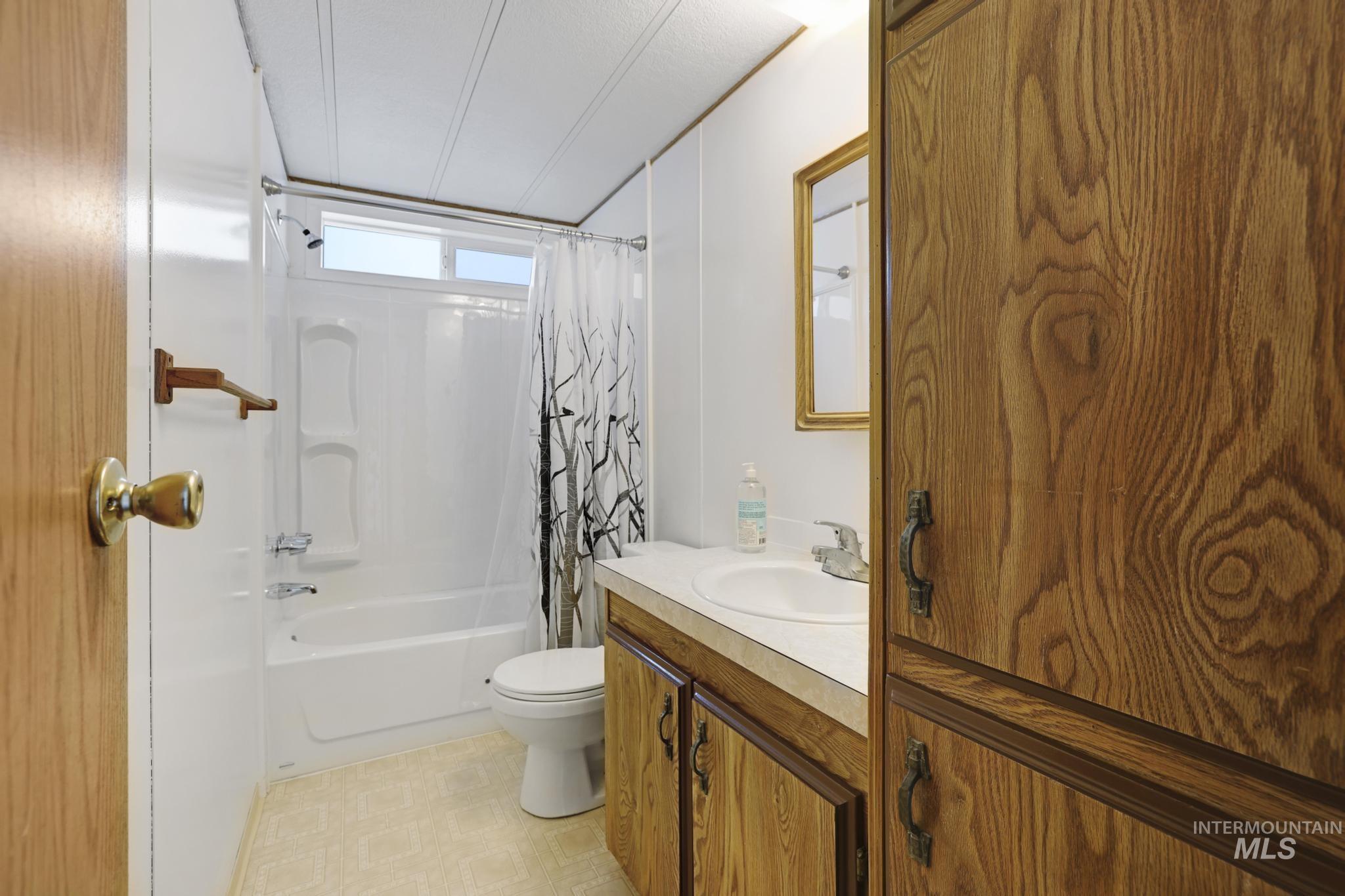 1042 2nd Ave. W Property Photo 21