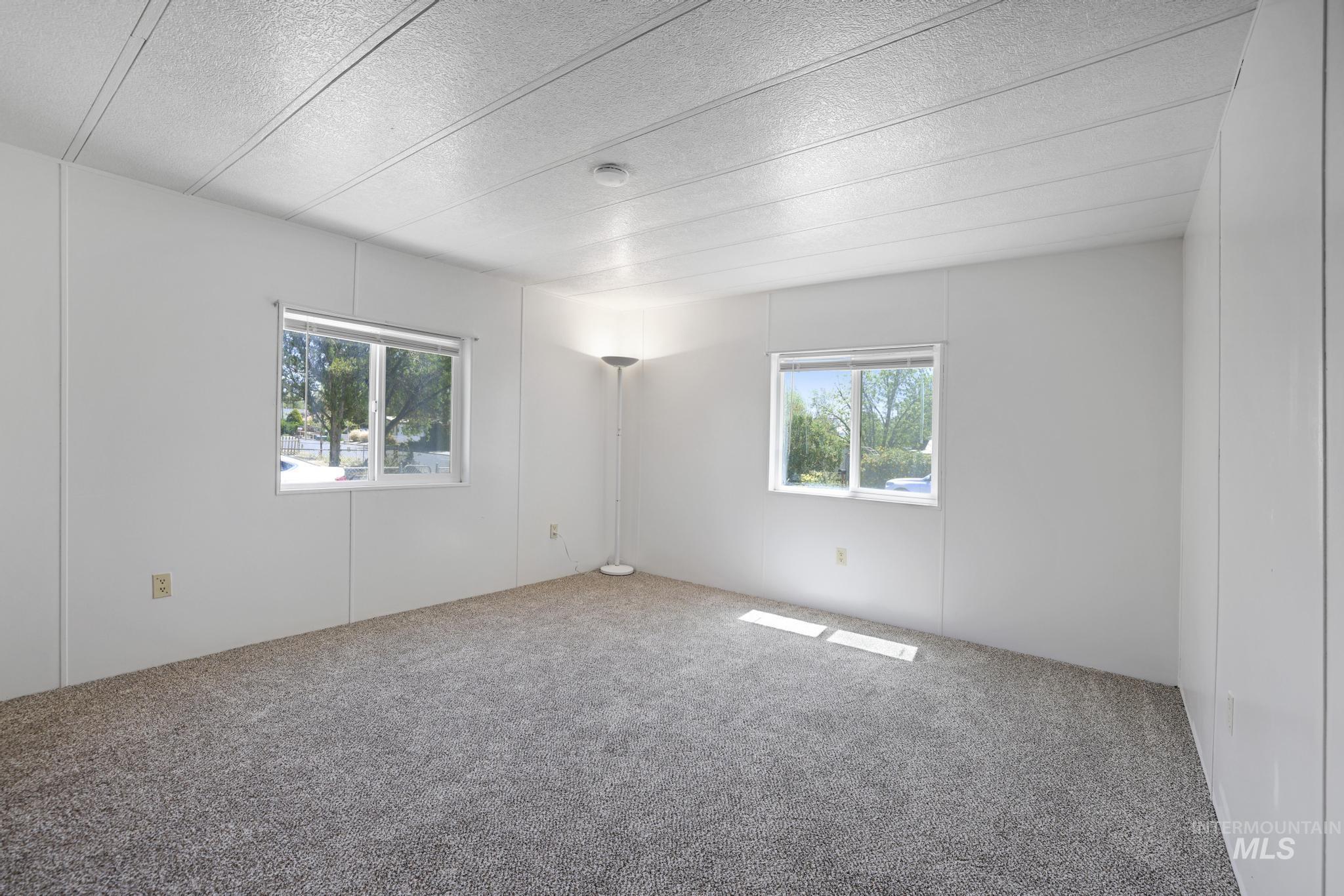 1042 2nd Ave. W Property Photo 22