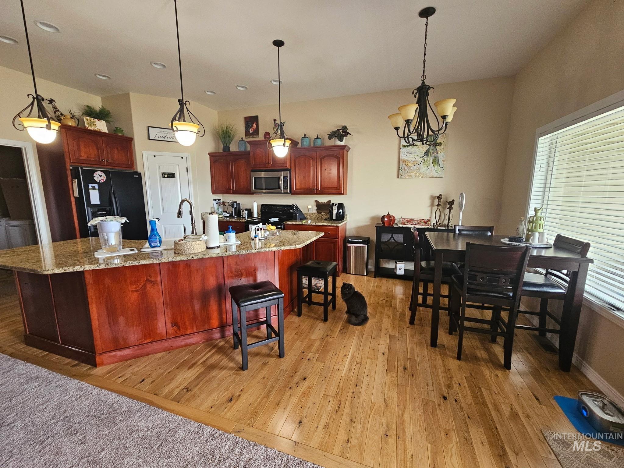805 Woodland Property Photo 3