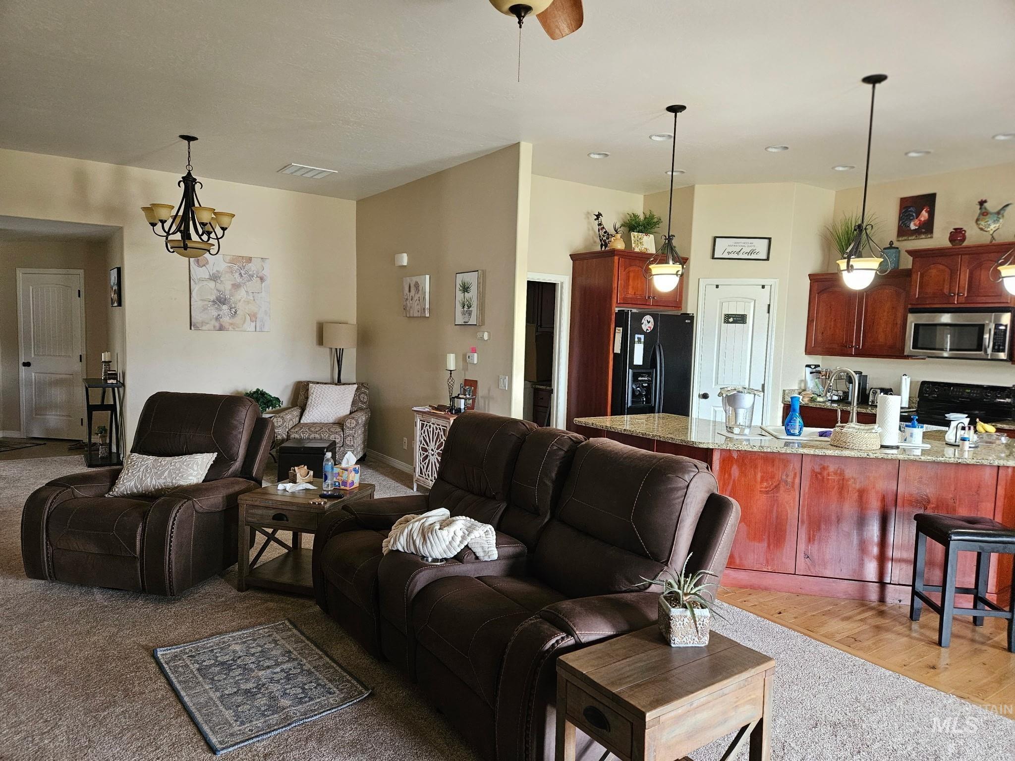 805 Woodland Property Photo 4