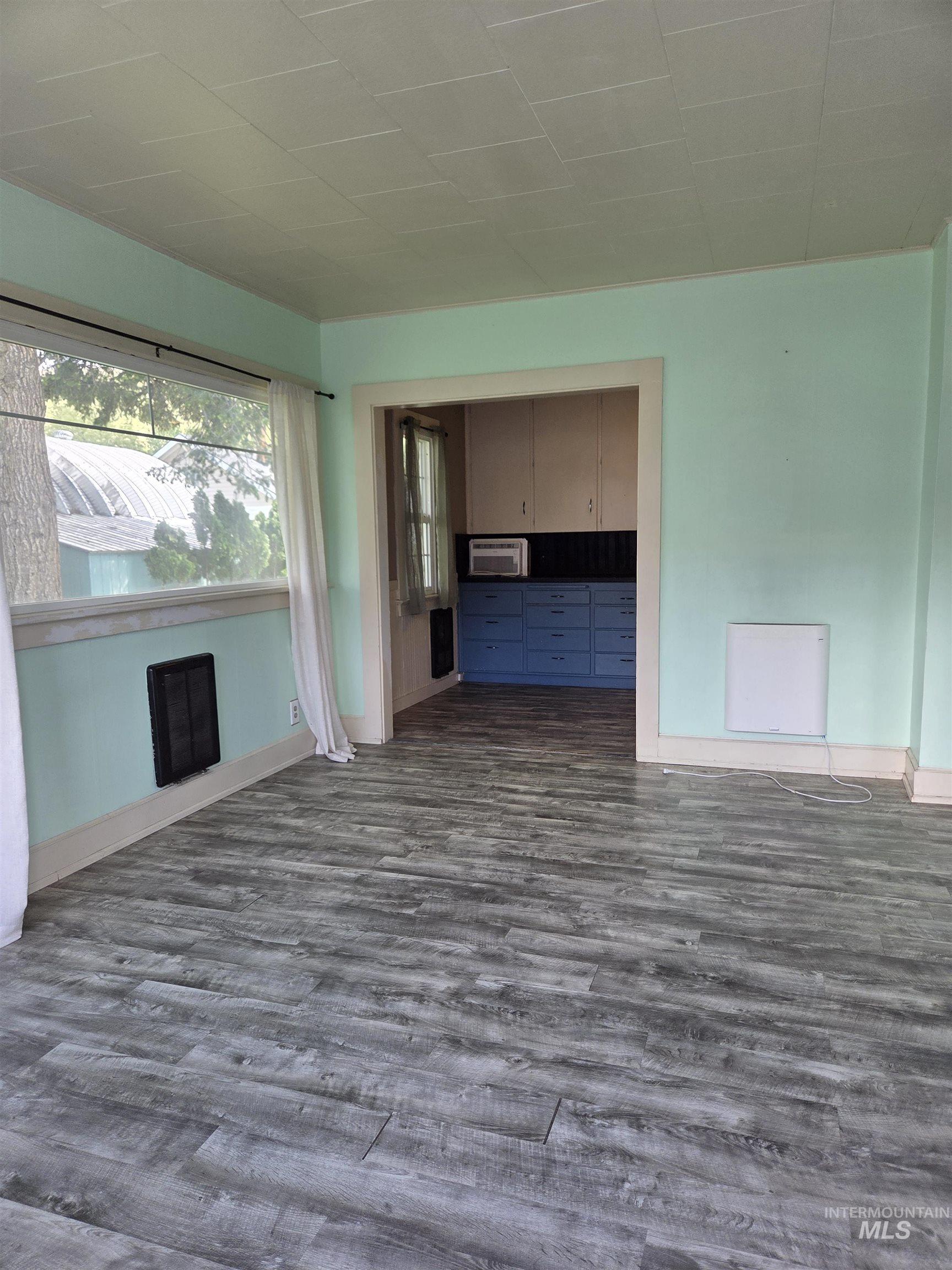 854 Columbia St Property Photo 2