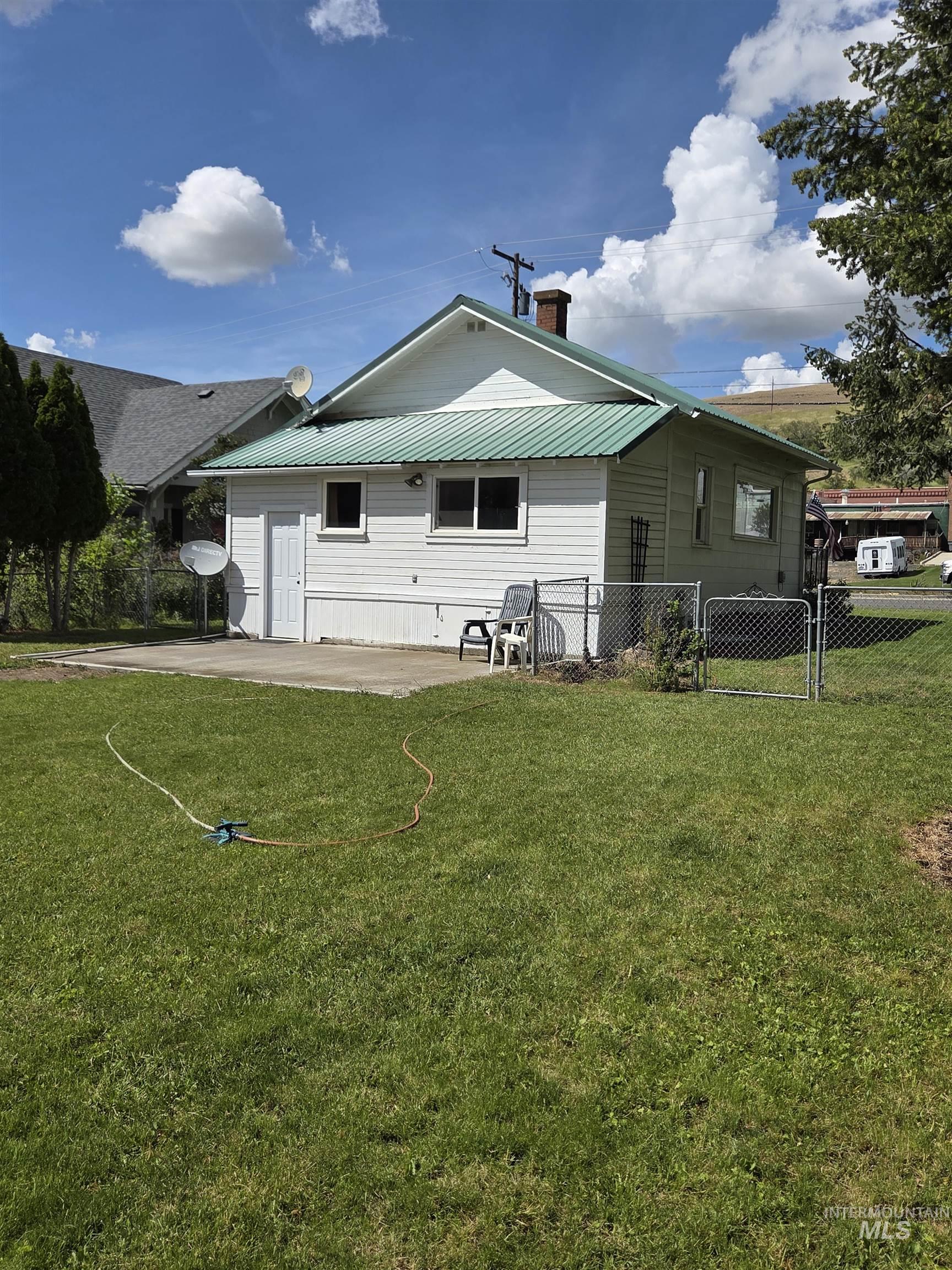 854 Columbia St Property Photo 21