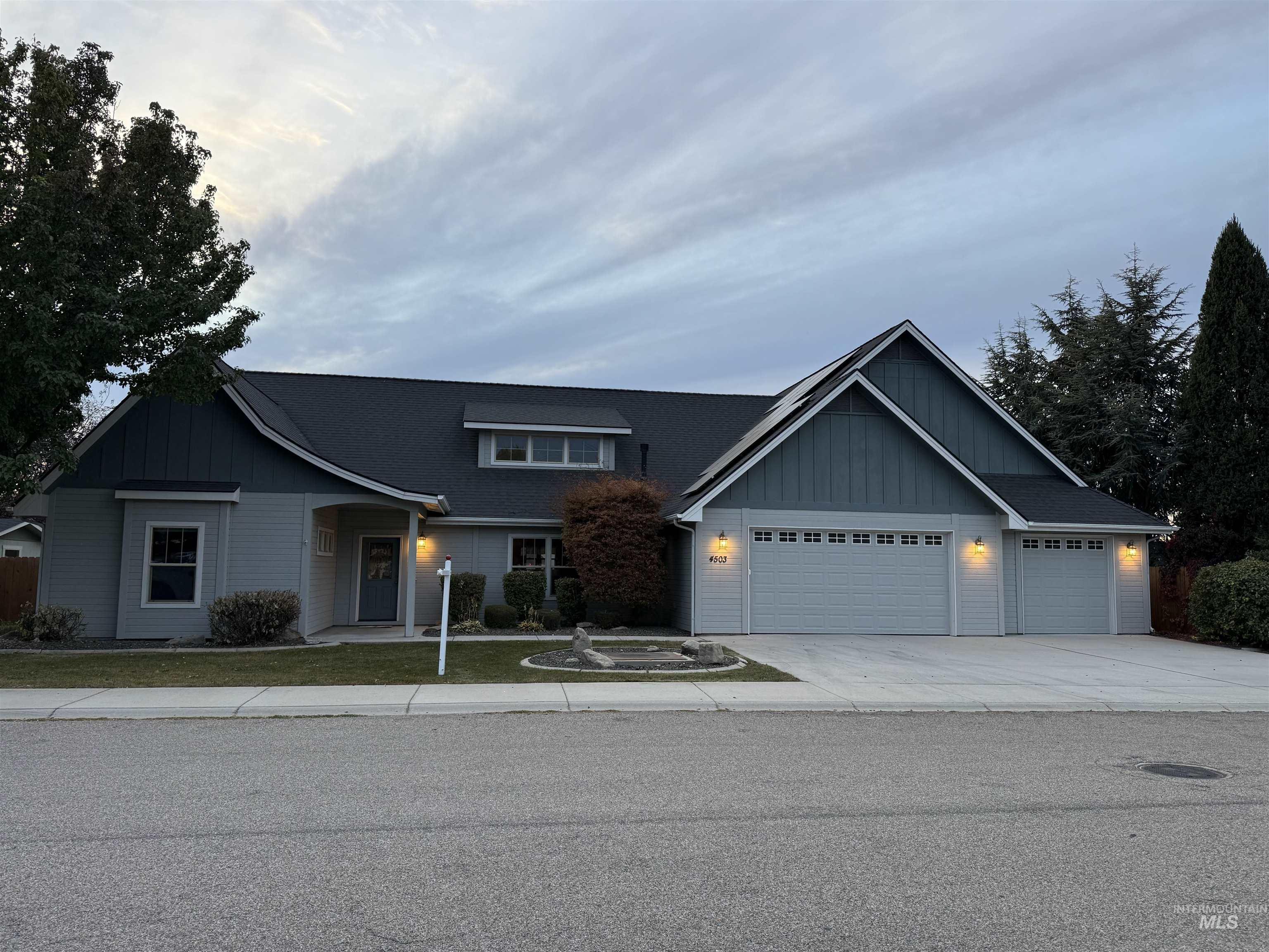 4503 S Seabiscuit Property Photo 1