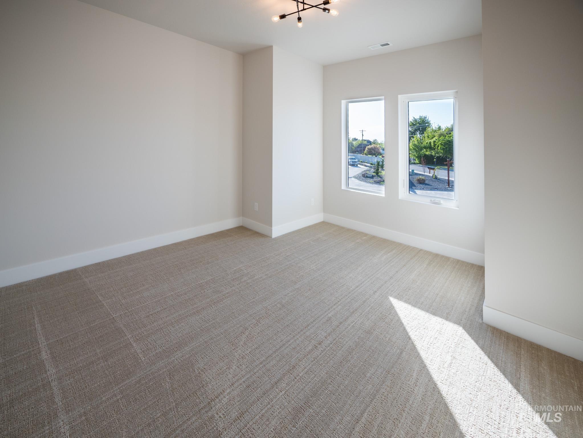 1590 N Watershed Ln Property Photo 32