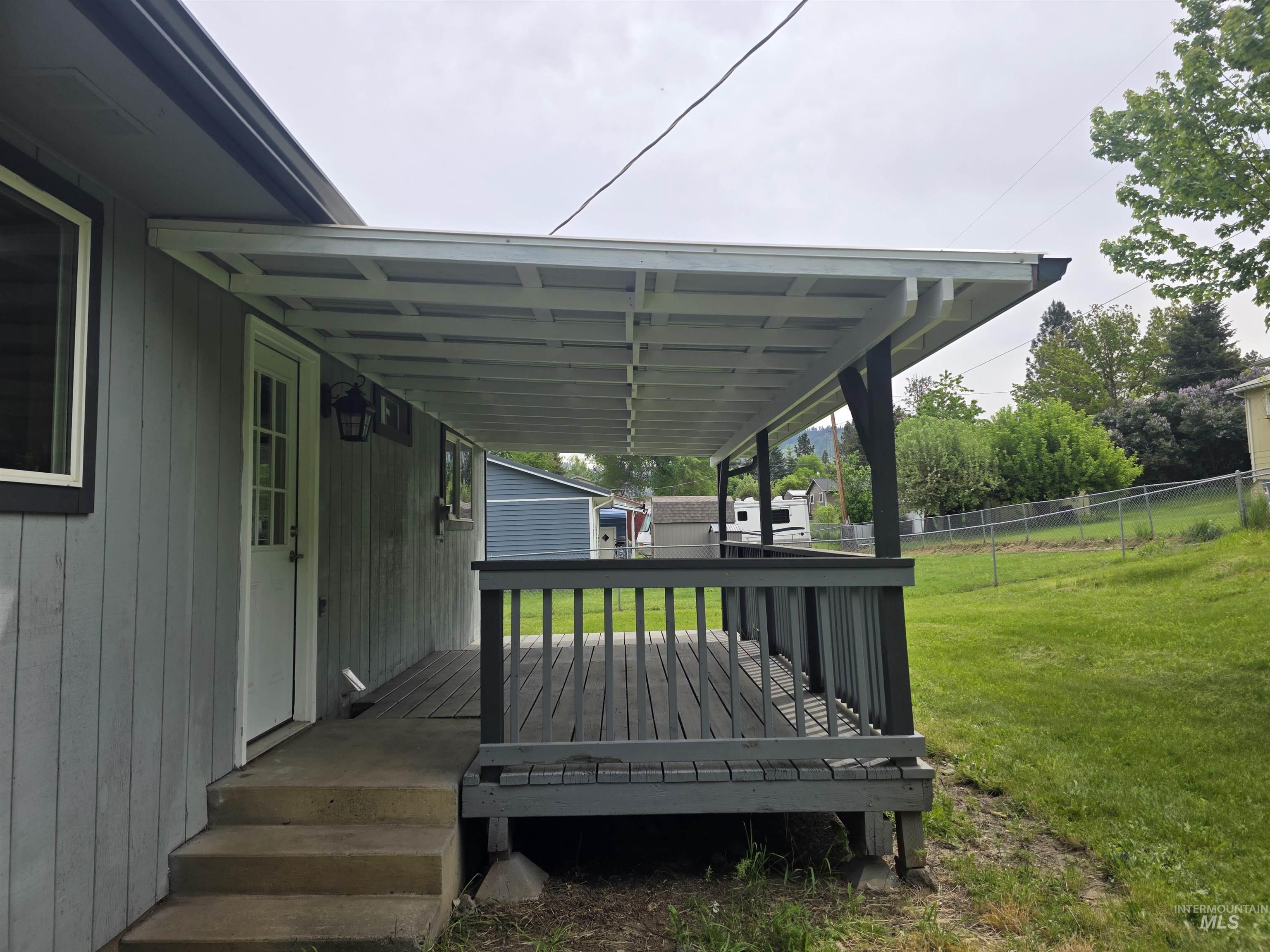 310 Fir Rd Property Photo 4