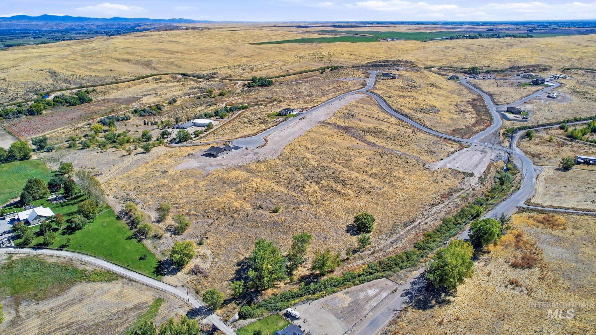 3288 Fly By Rd Property Photo 3