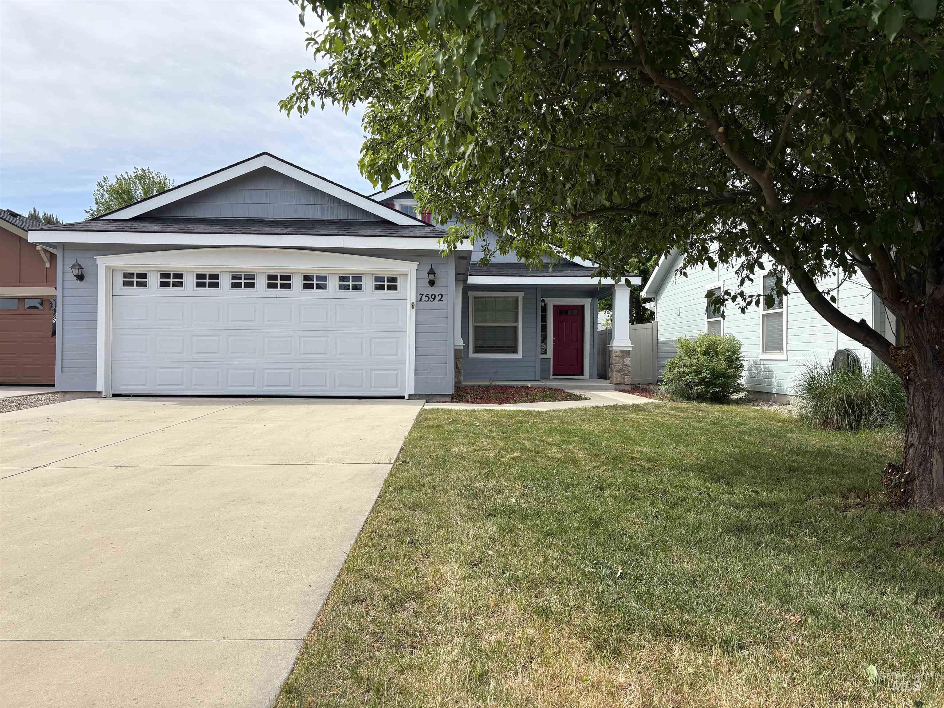 7592 W Baron Ln Property Photo 1