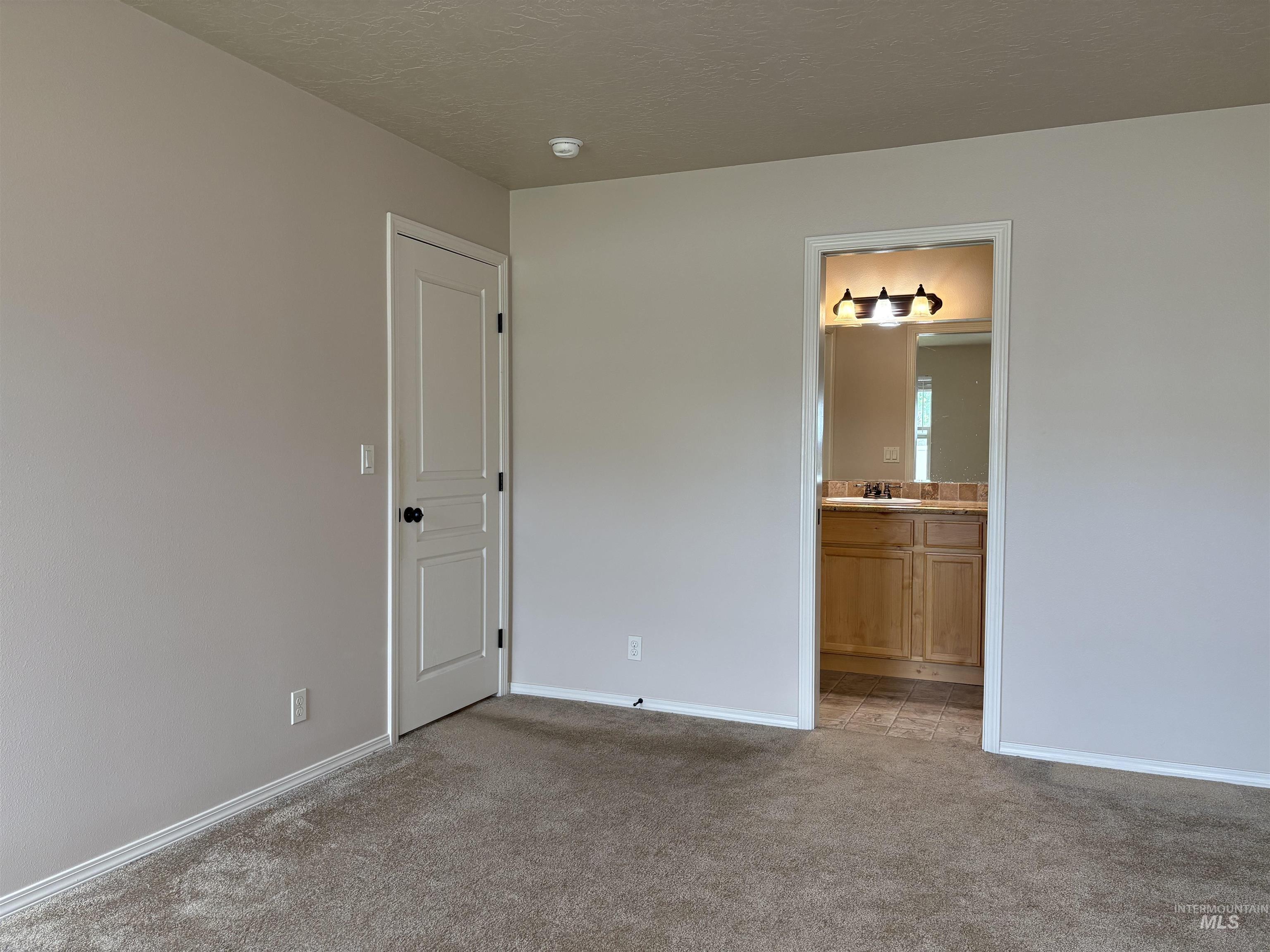 7592 W Baron Ln Property Photo 8