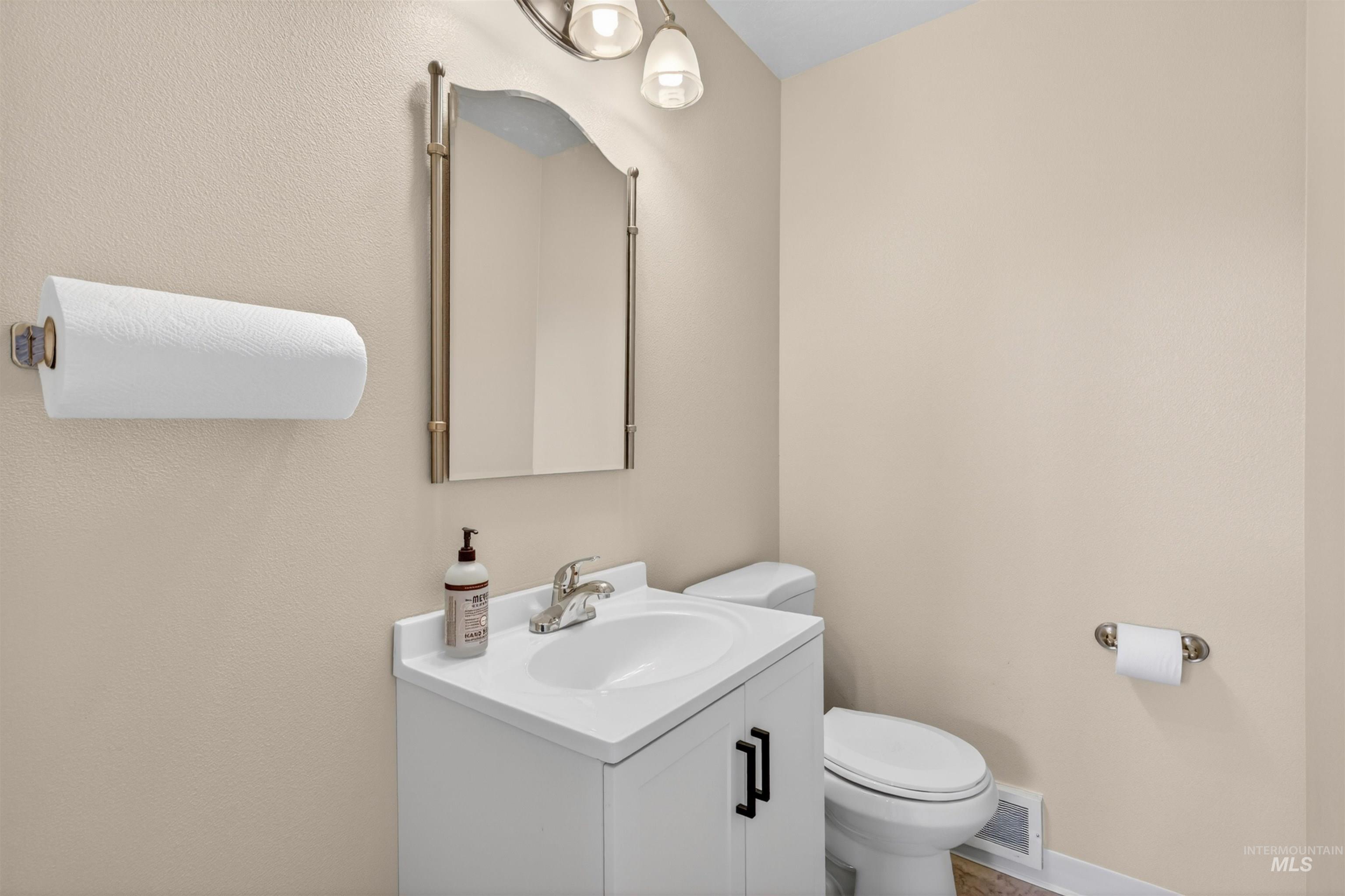 619 Diagonal Street Property Photo 19