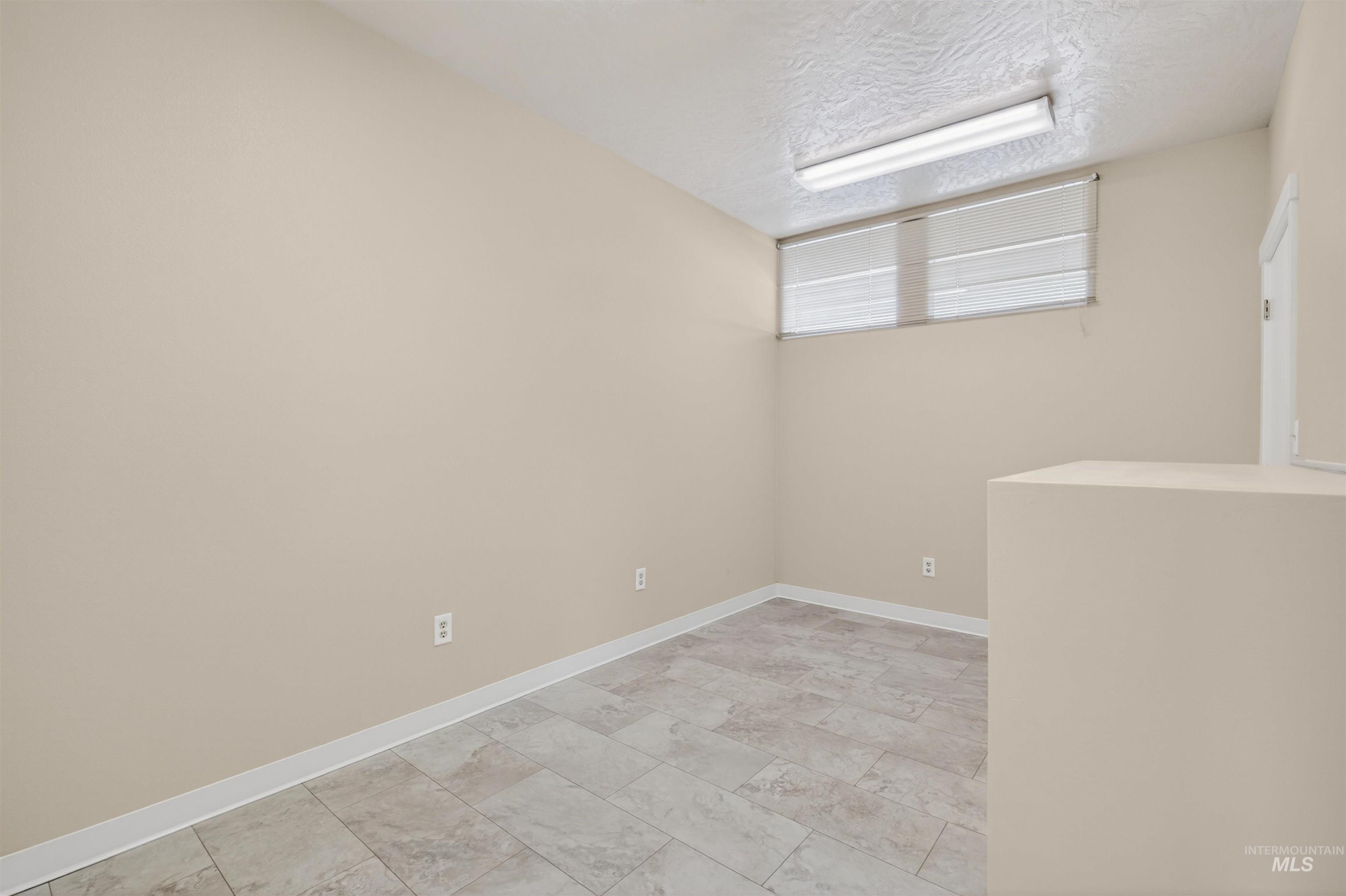 619 Diagonal Street Property Photo 22