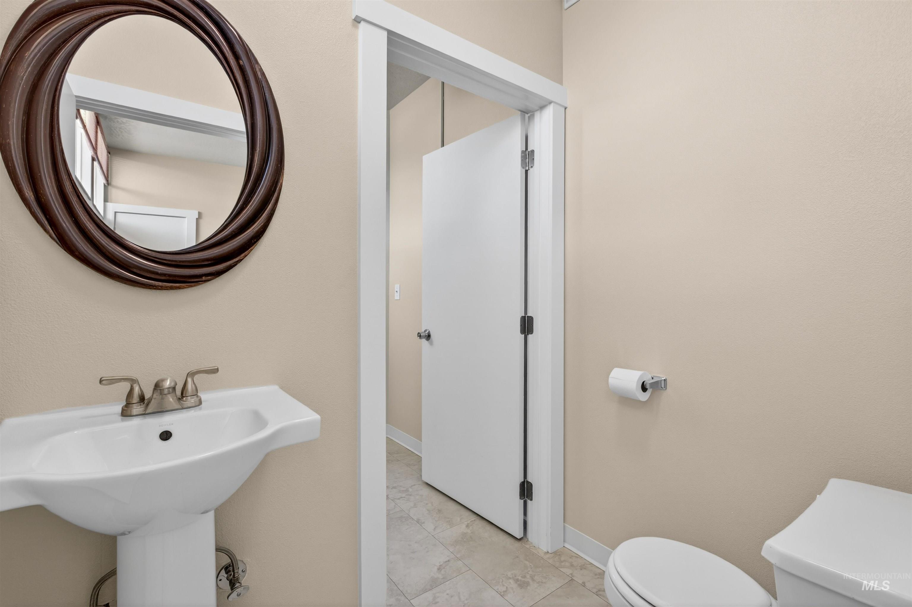 619 Diagonal Street Property Photo 23