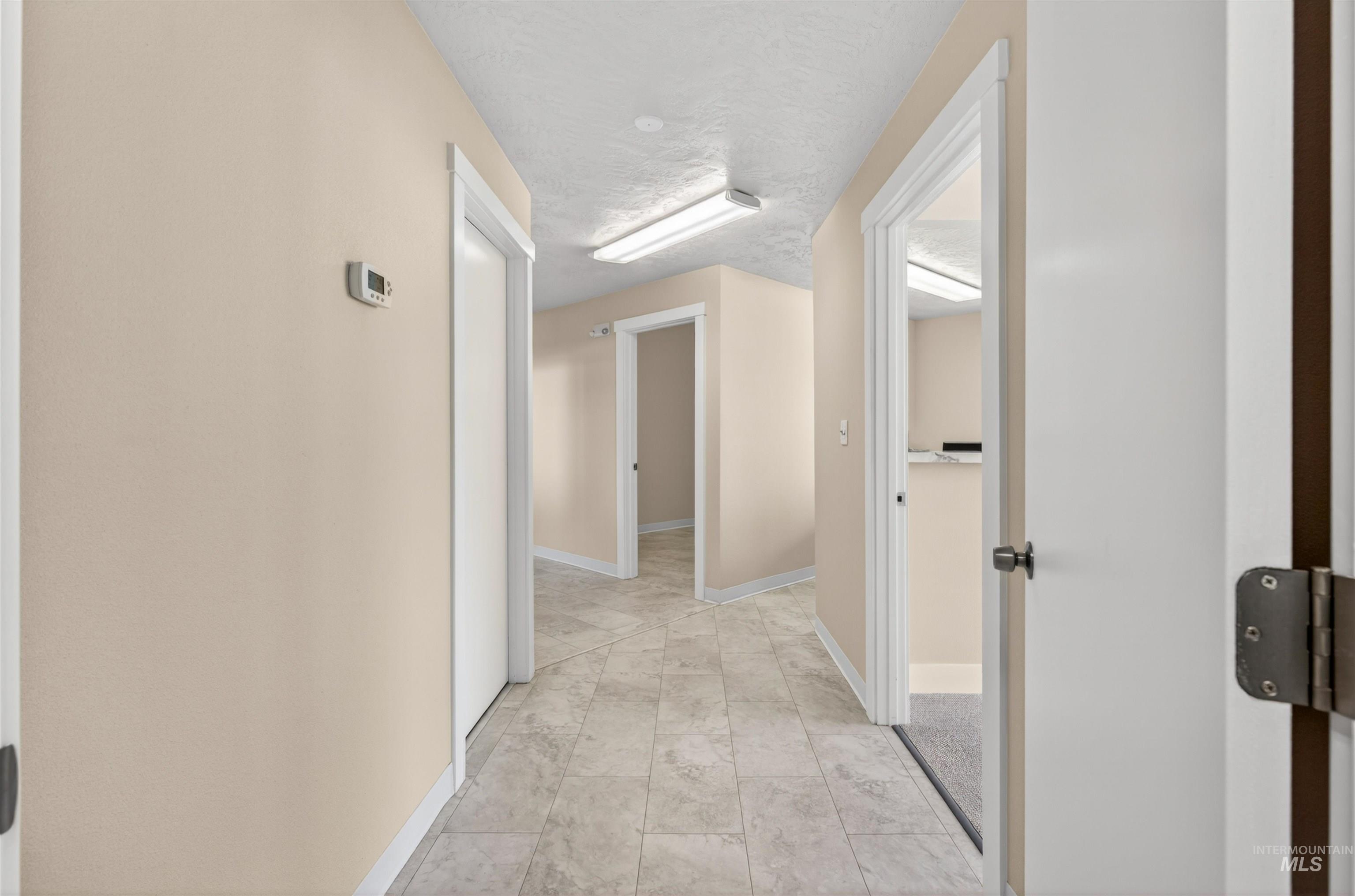 619 Diagonal Street Property Photo 25