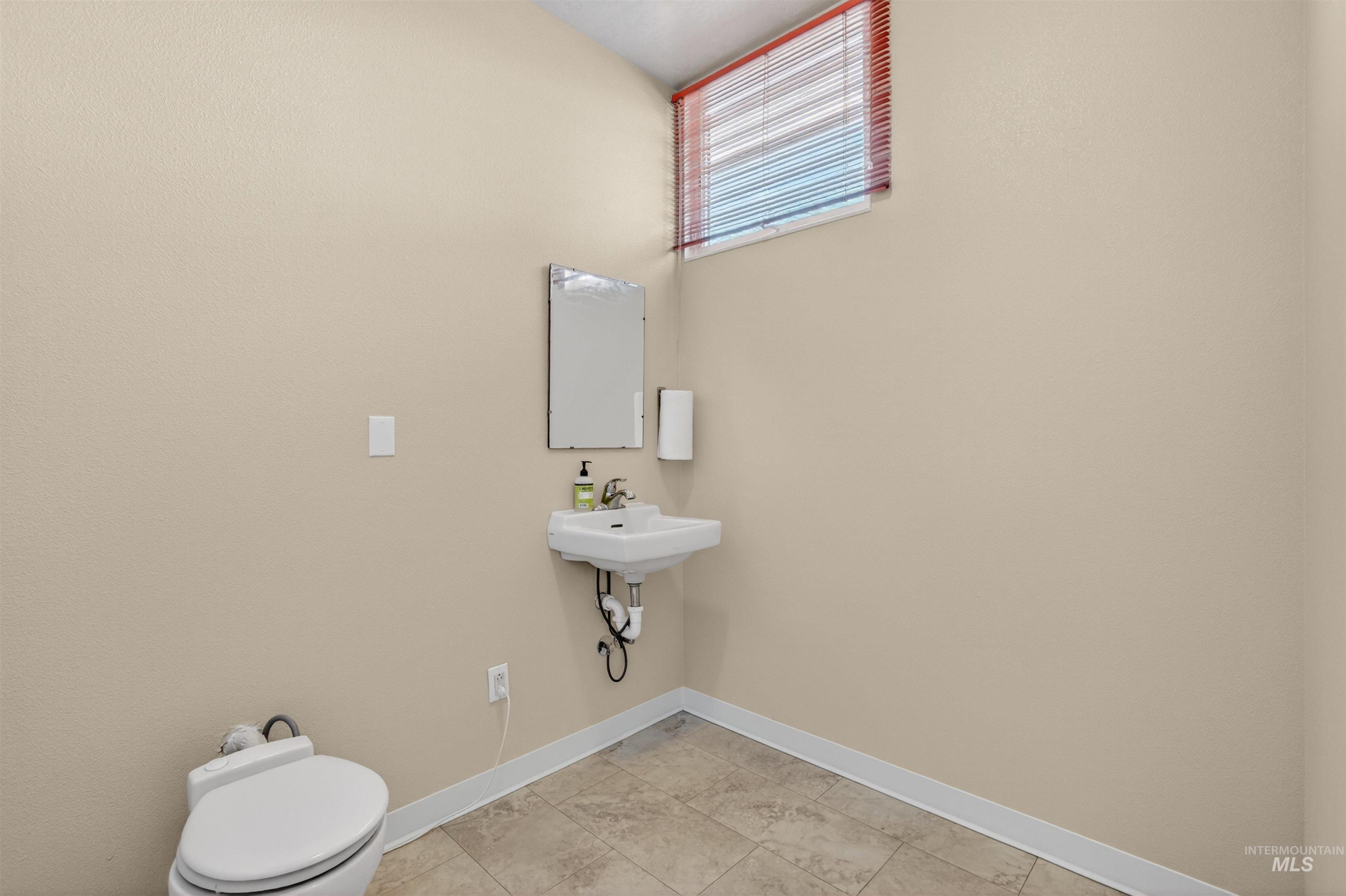 619 Diagonal Street Property Photo 26