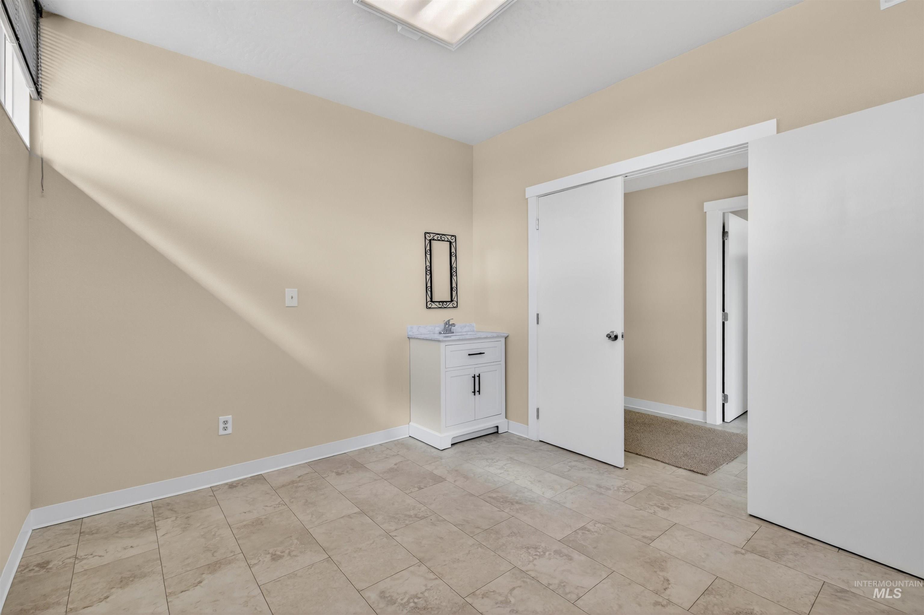 619 Diagonal Street Property Photo 34