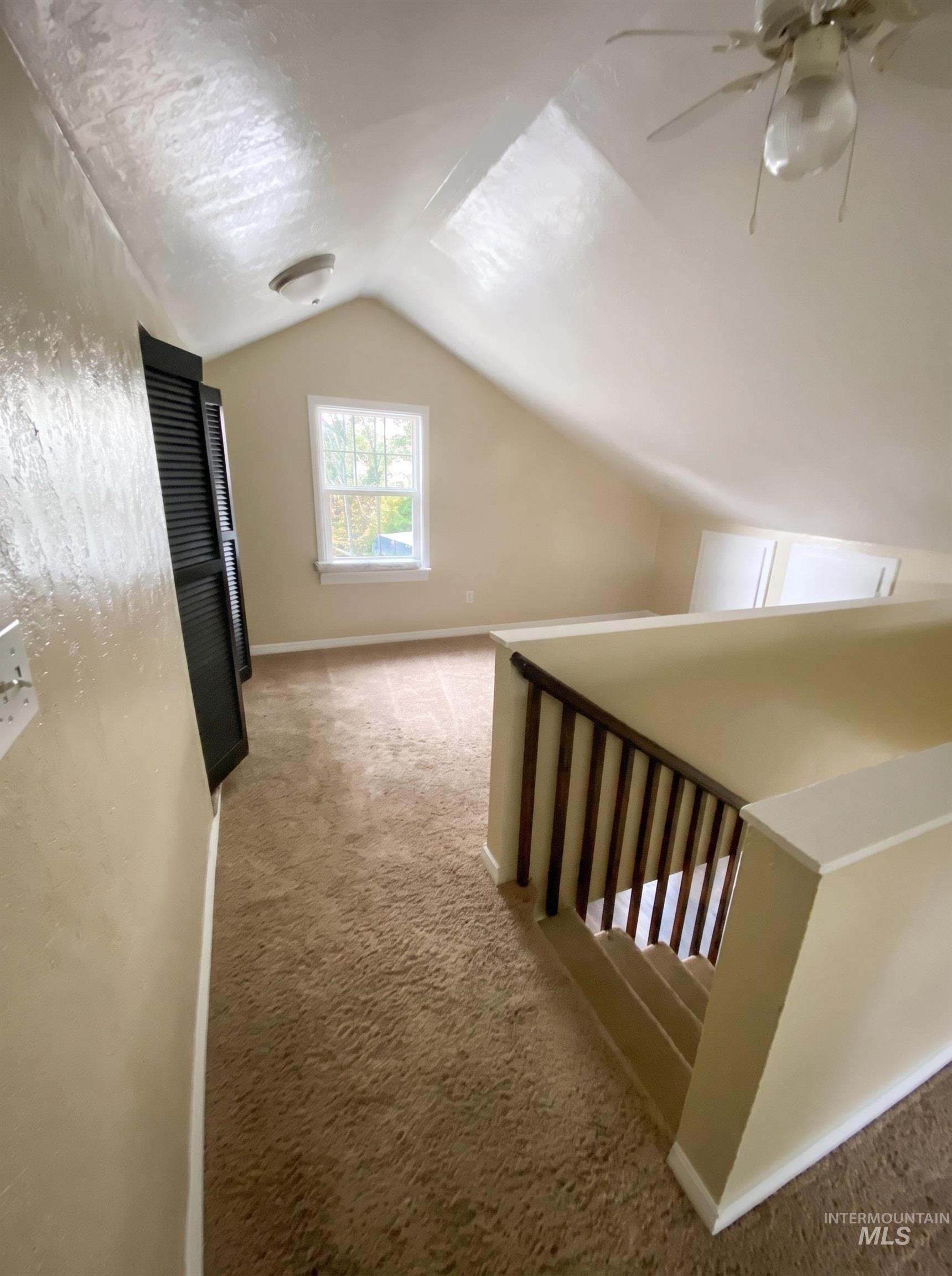 1034 Maurice St Property Photo 6