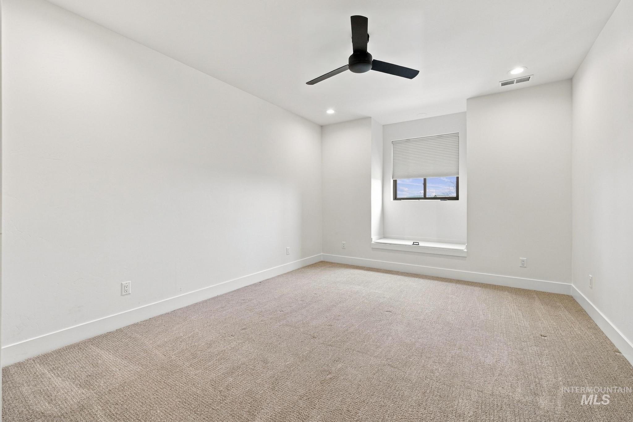 2748 E 4247 N Property Photo 34