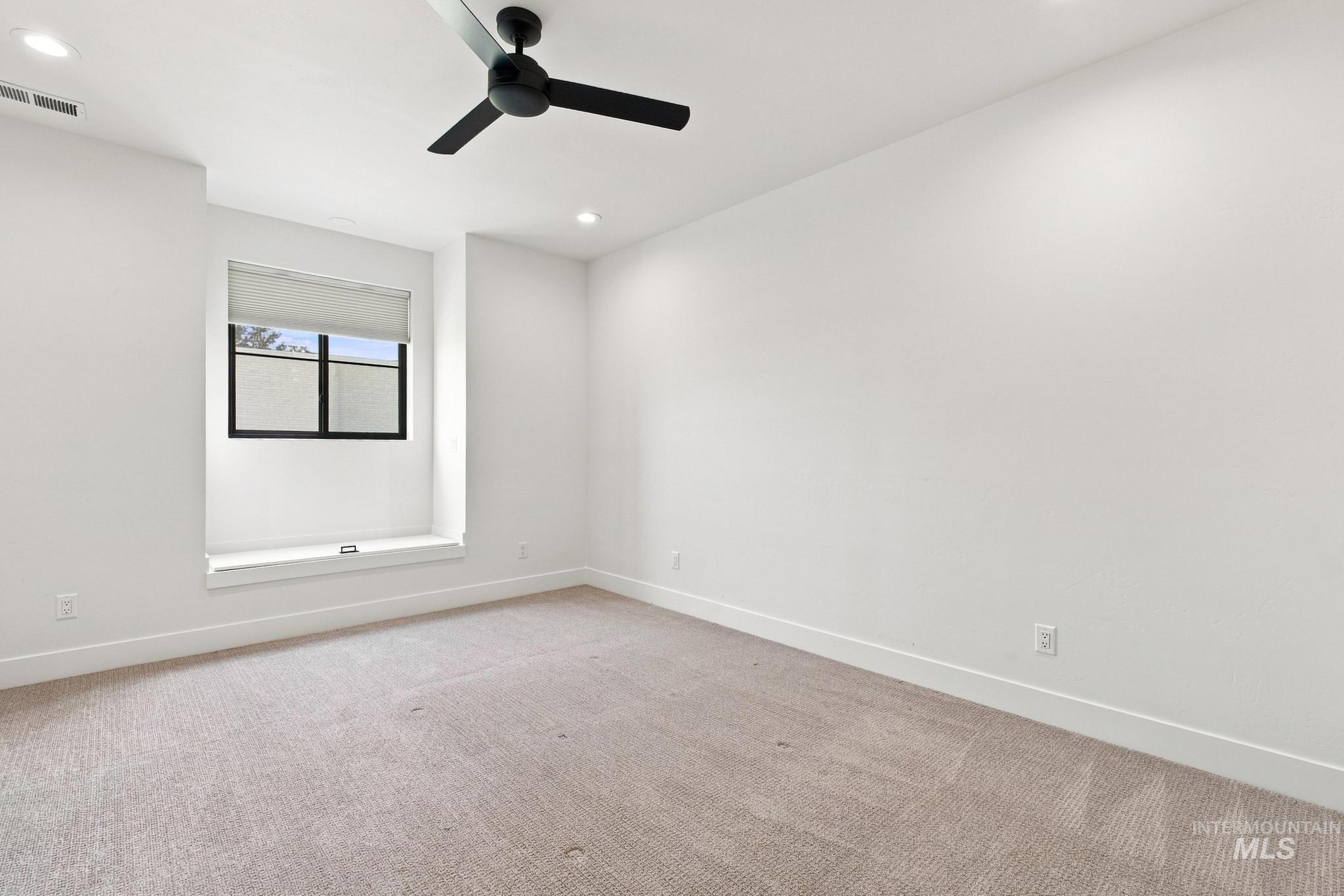 2748 E 4247 N Property Photo 36